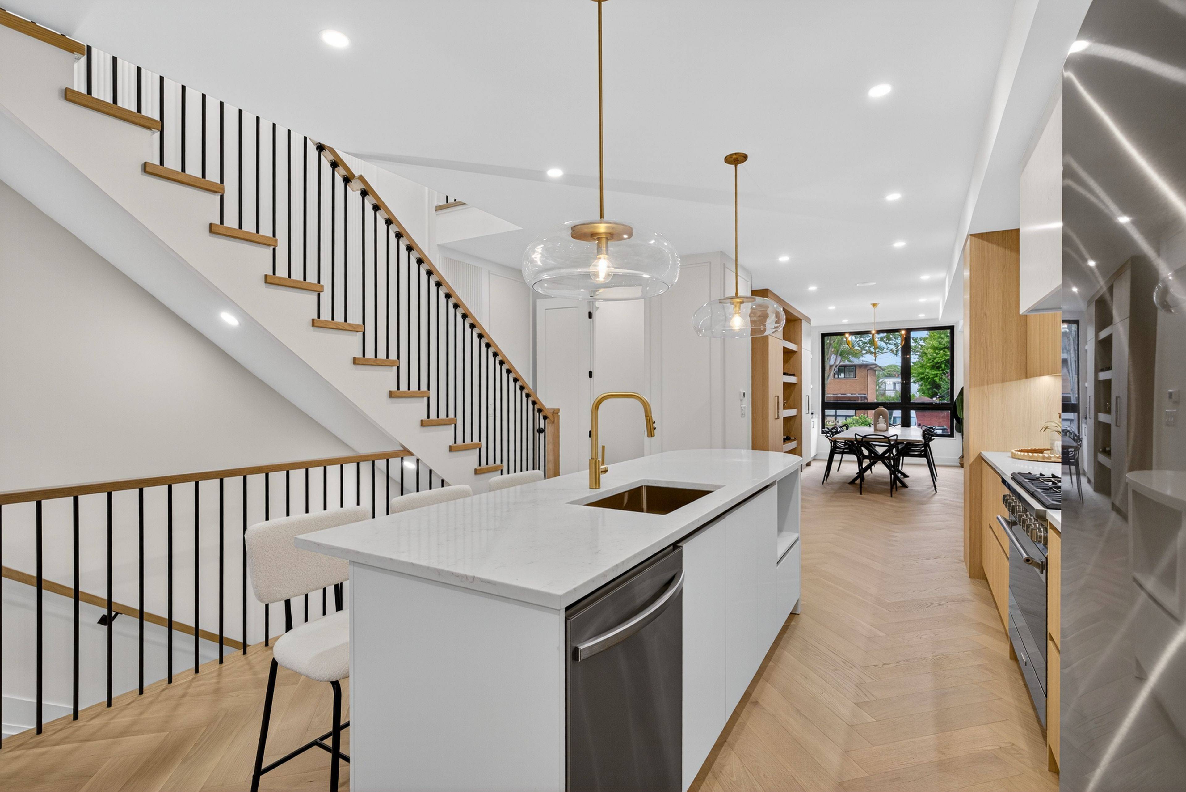 Toronto W07, ON M8Y 3A2,15A ROSEMEADE AVE