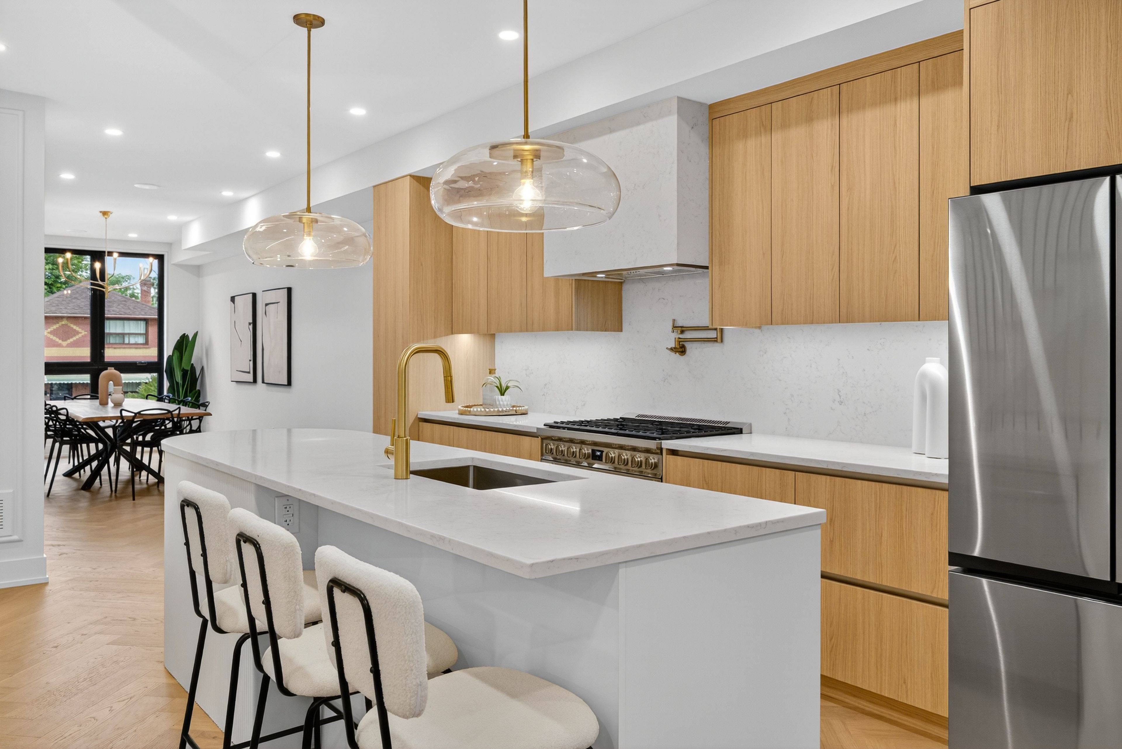 Toronto W07, ON M8Y 3A2,15A ROSEMEADE AVE