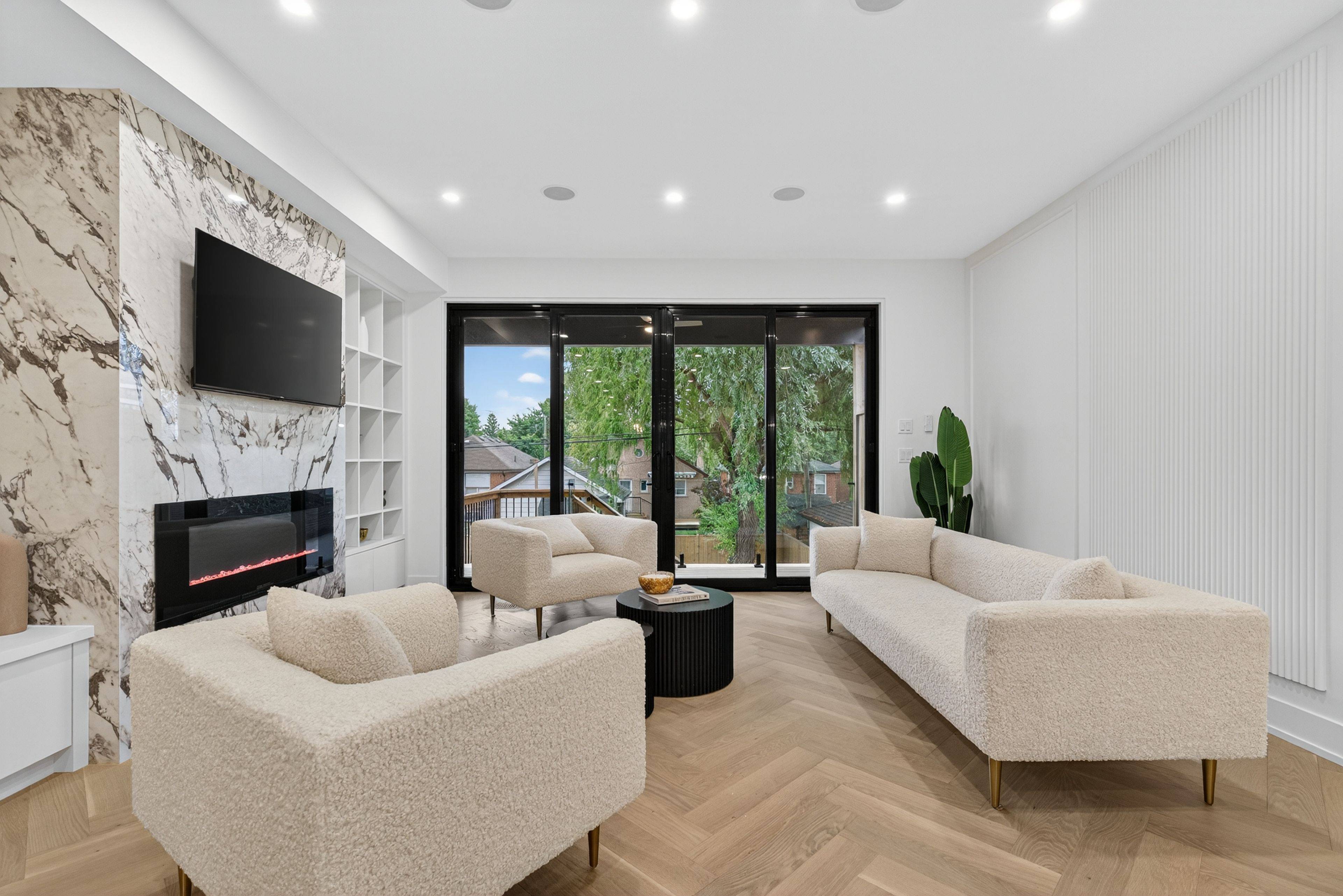 Toronto W07, ON M8Y 3A2,15A ROSEMEADE AVE