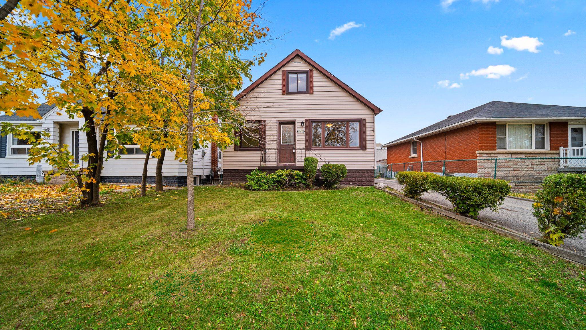 Hamilton, ON L8H 6H3,661 Brighton AVE