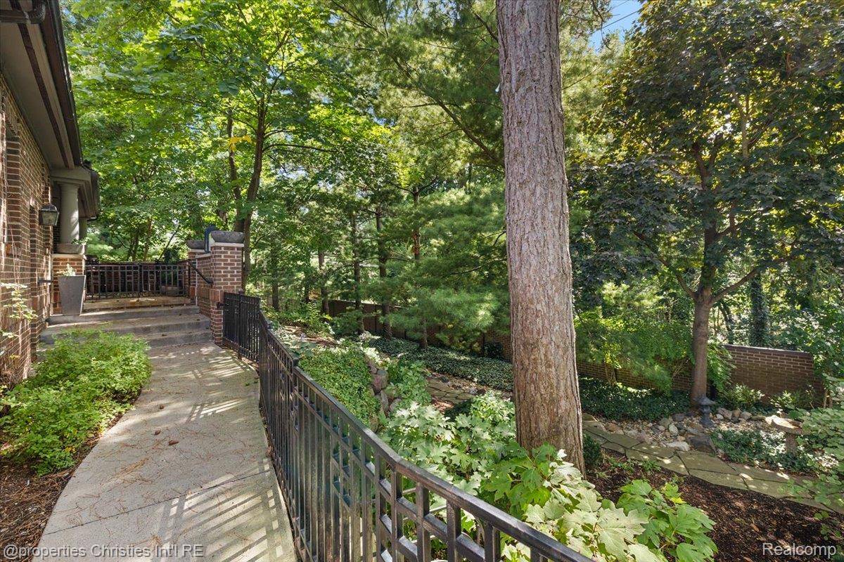 Bloomfield Hills, MI 48301,4054 Cranbrook CT