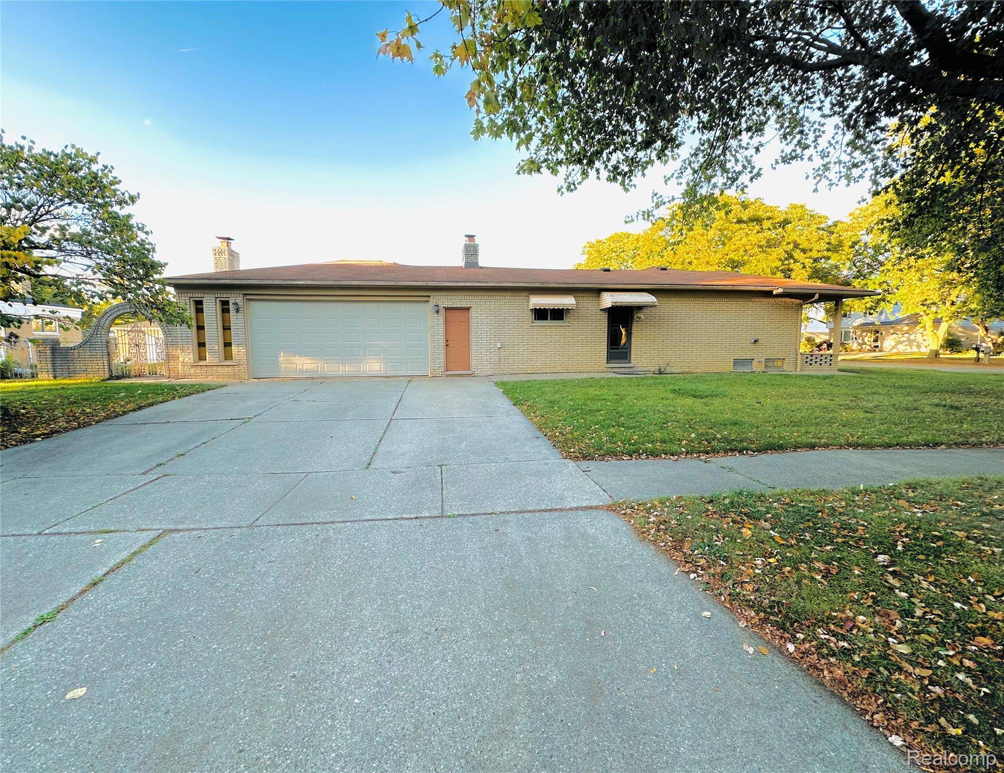 Troy, MI 48083,3069 Wolverine DR