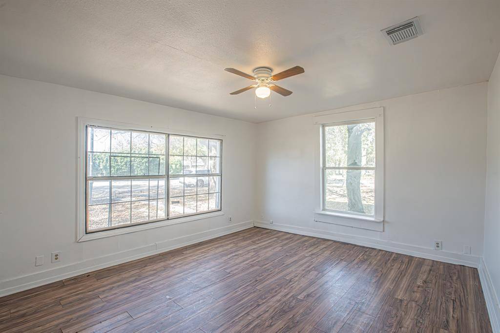 Gainesville, TX 76240,428 N Denton Street