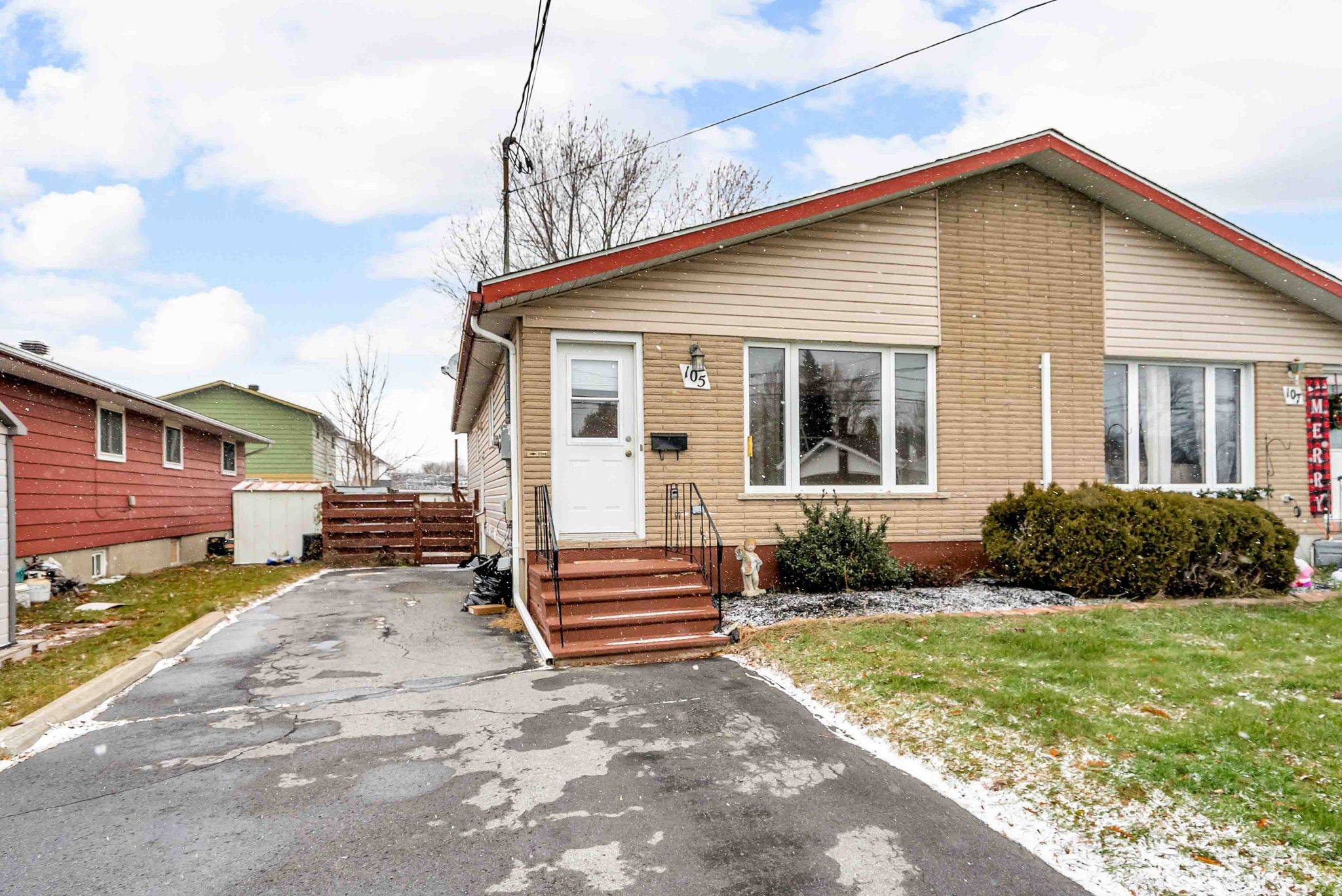 Cornwall, ON K6H 6A4,105 Balmoral AVE
