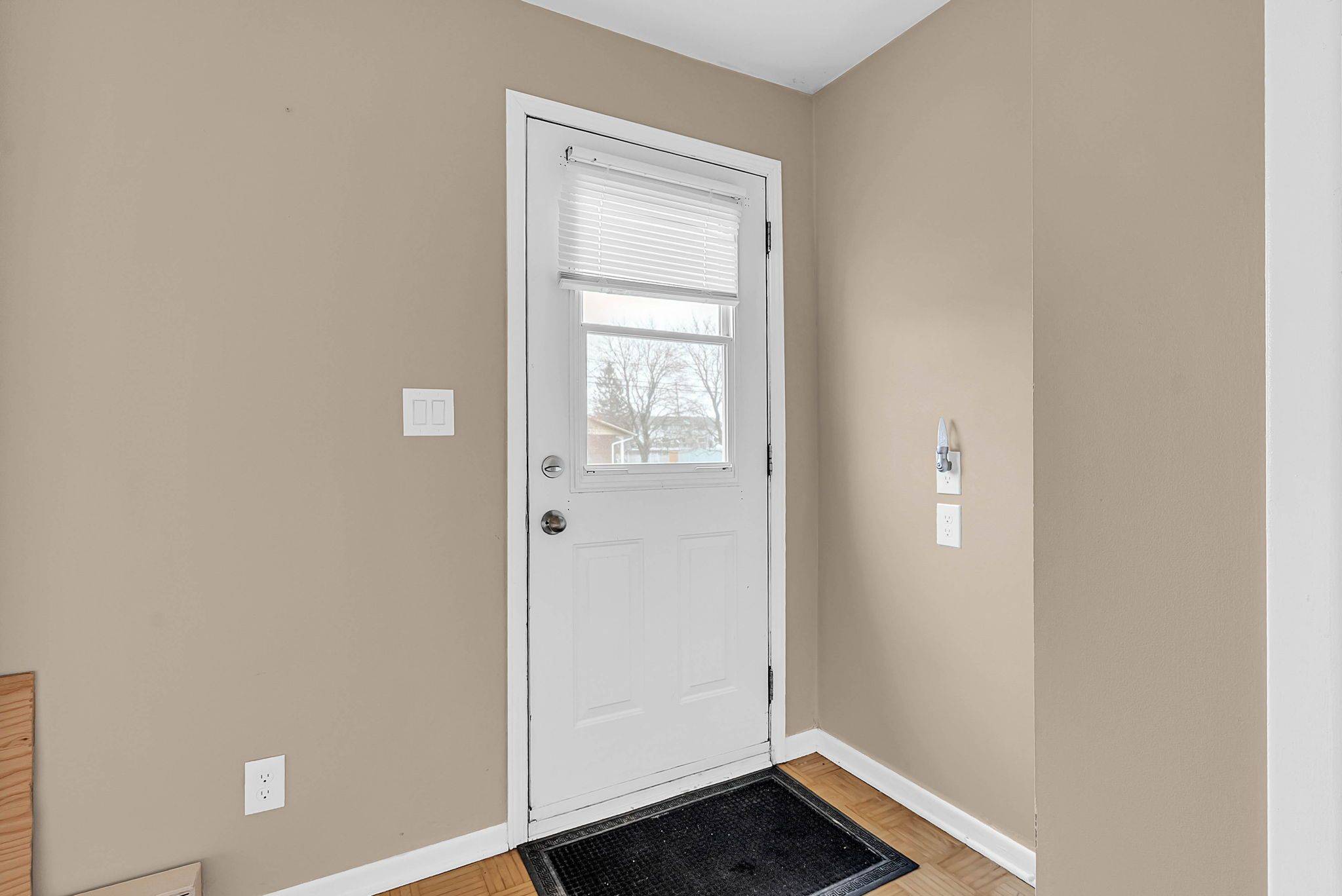 Cornwall, ON K6H 6A4,105 Balmoral AVE