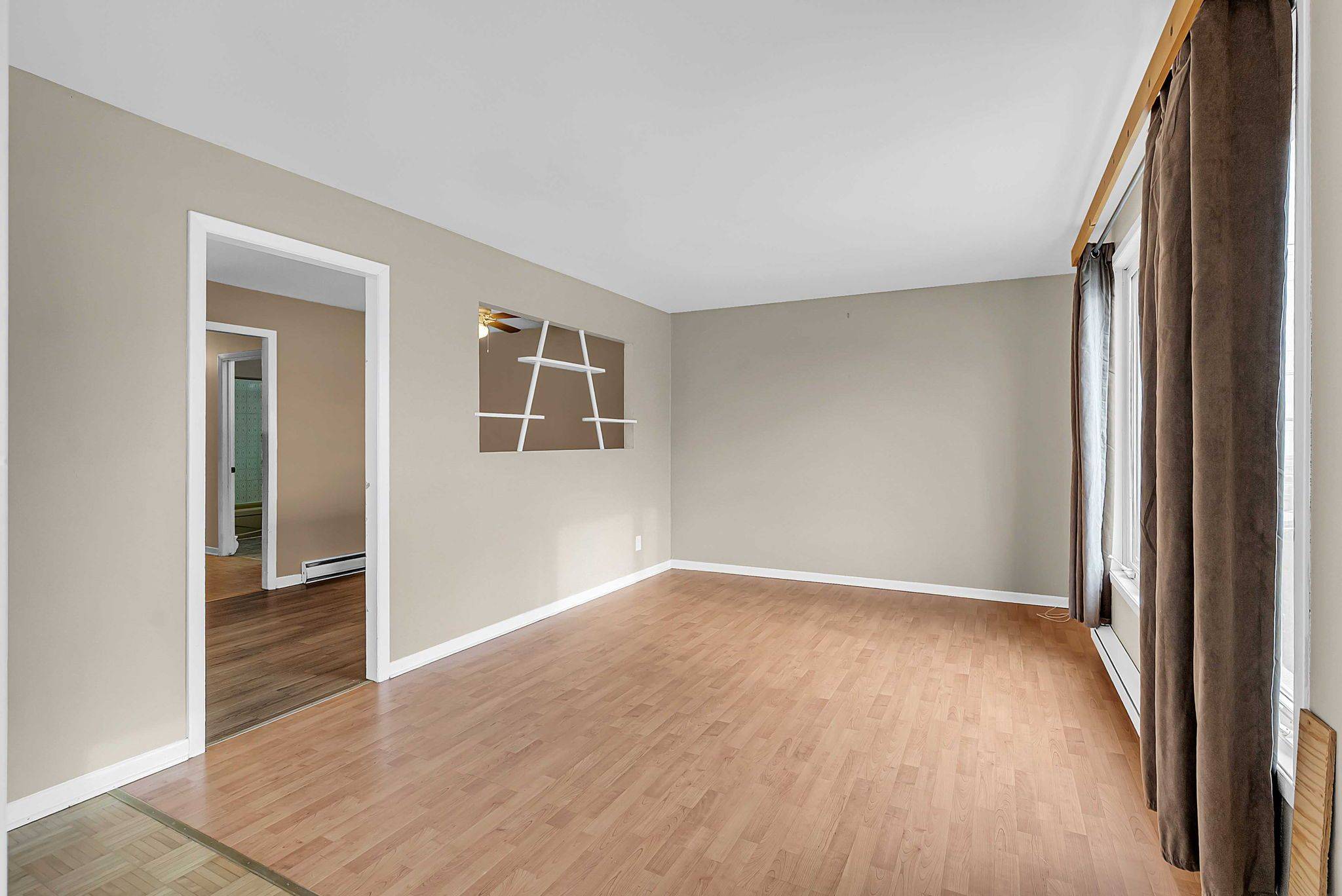 Cornwall, ON K6H 6A4,105 Balmoral AVE