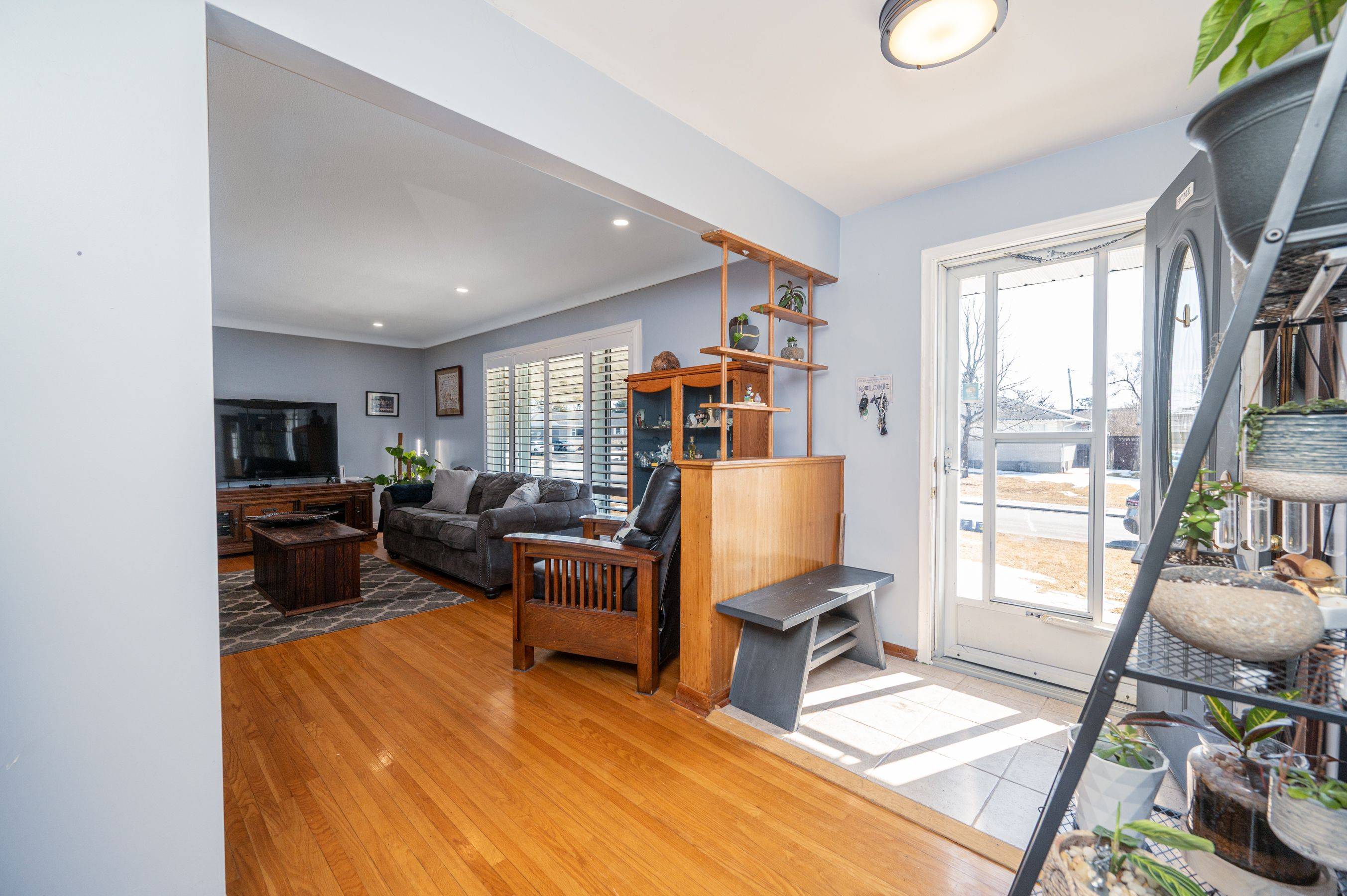 Loyalist, ON K7N 1G1,70 Briscoe ST