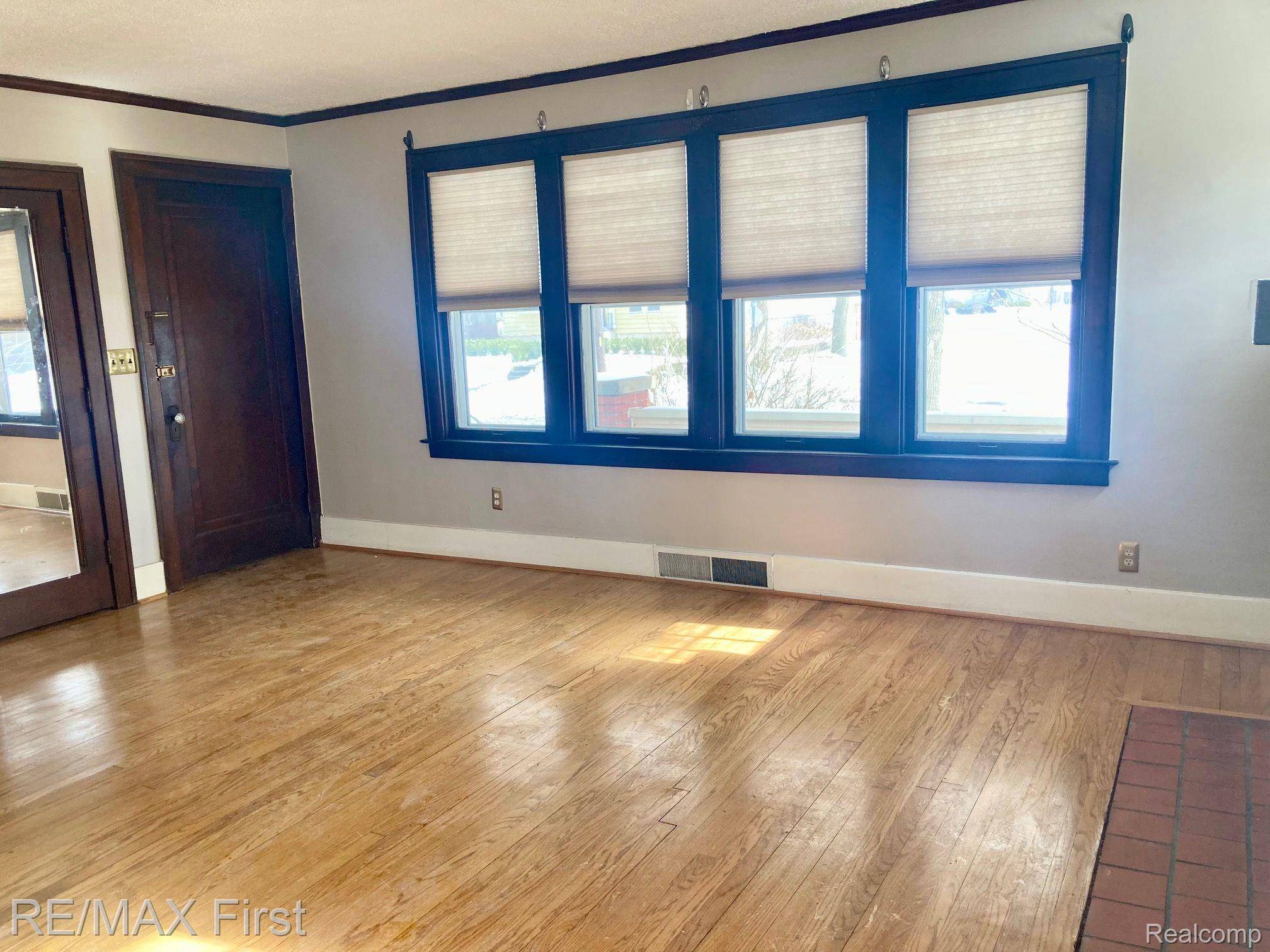 Royal Oak, MI 48067,220 OAKDALE ST