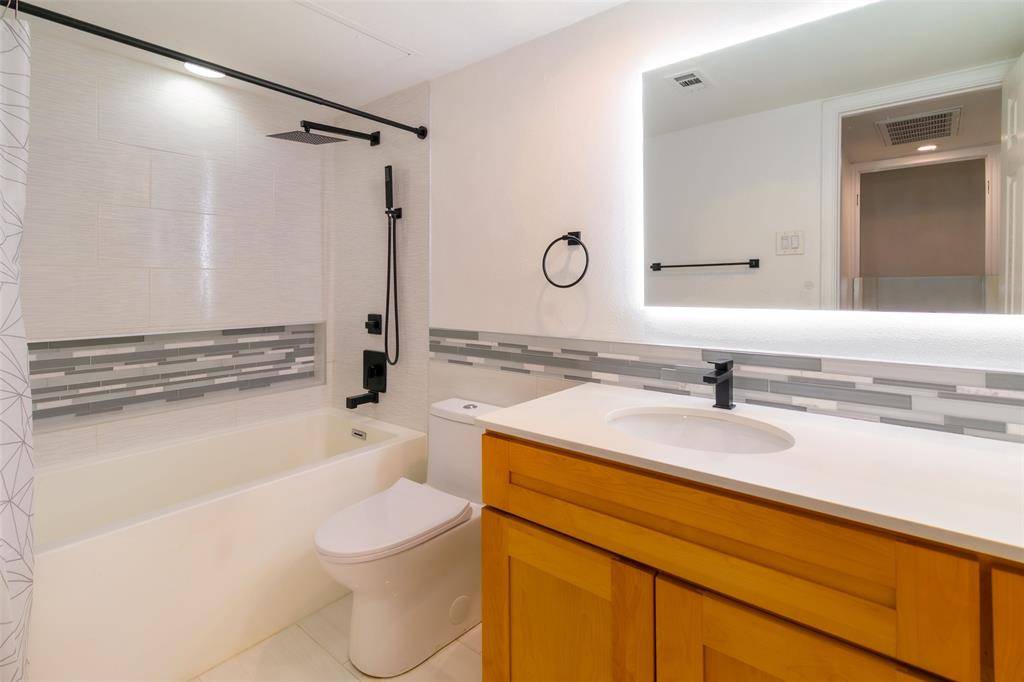 Dallas, TX 75243,9520 Royal Lane #110