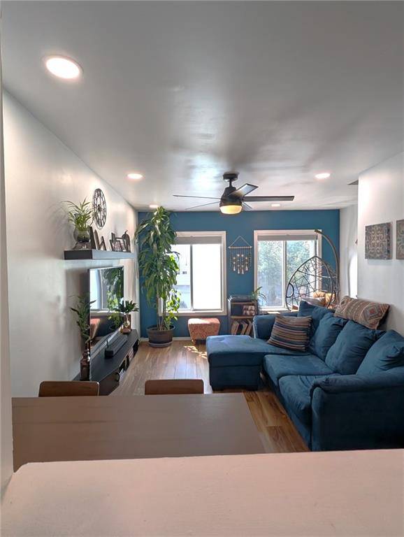 Staten  Island, NY 10312,305 Ilyssa WAY