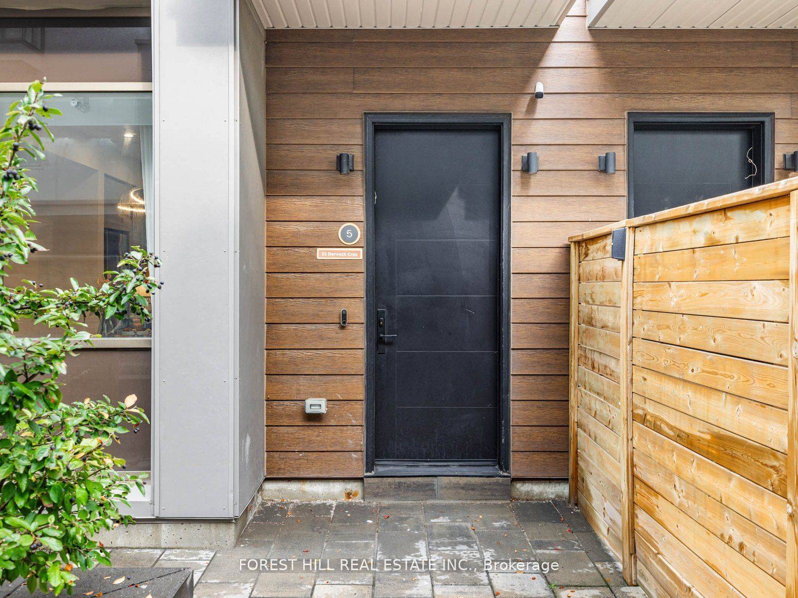 Toronto C15, ON M2K 0G7,35 Dervock CRES #Unit 5