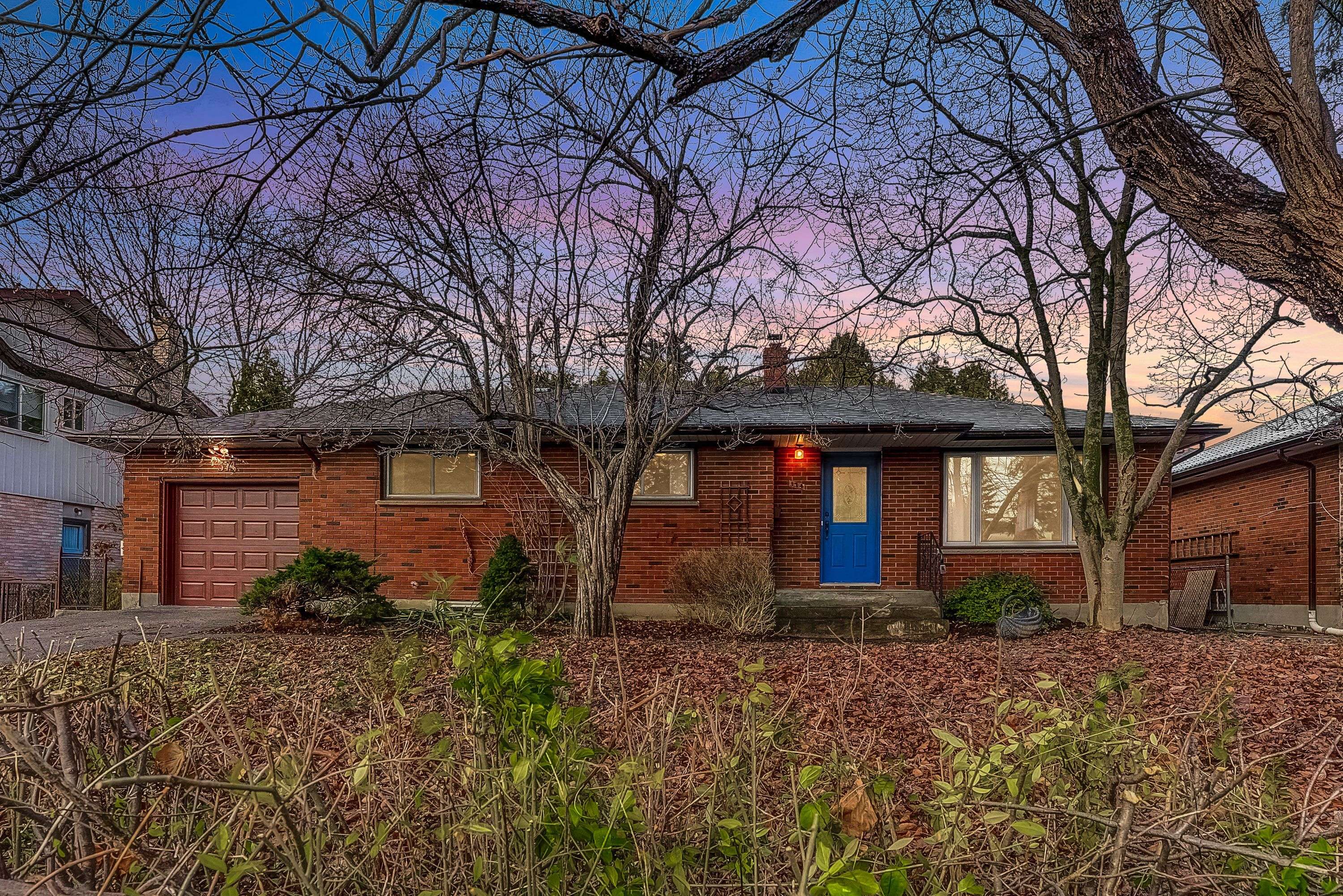 Pickering, ON L1W 2H1,374 Toynevale RD