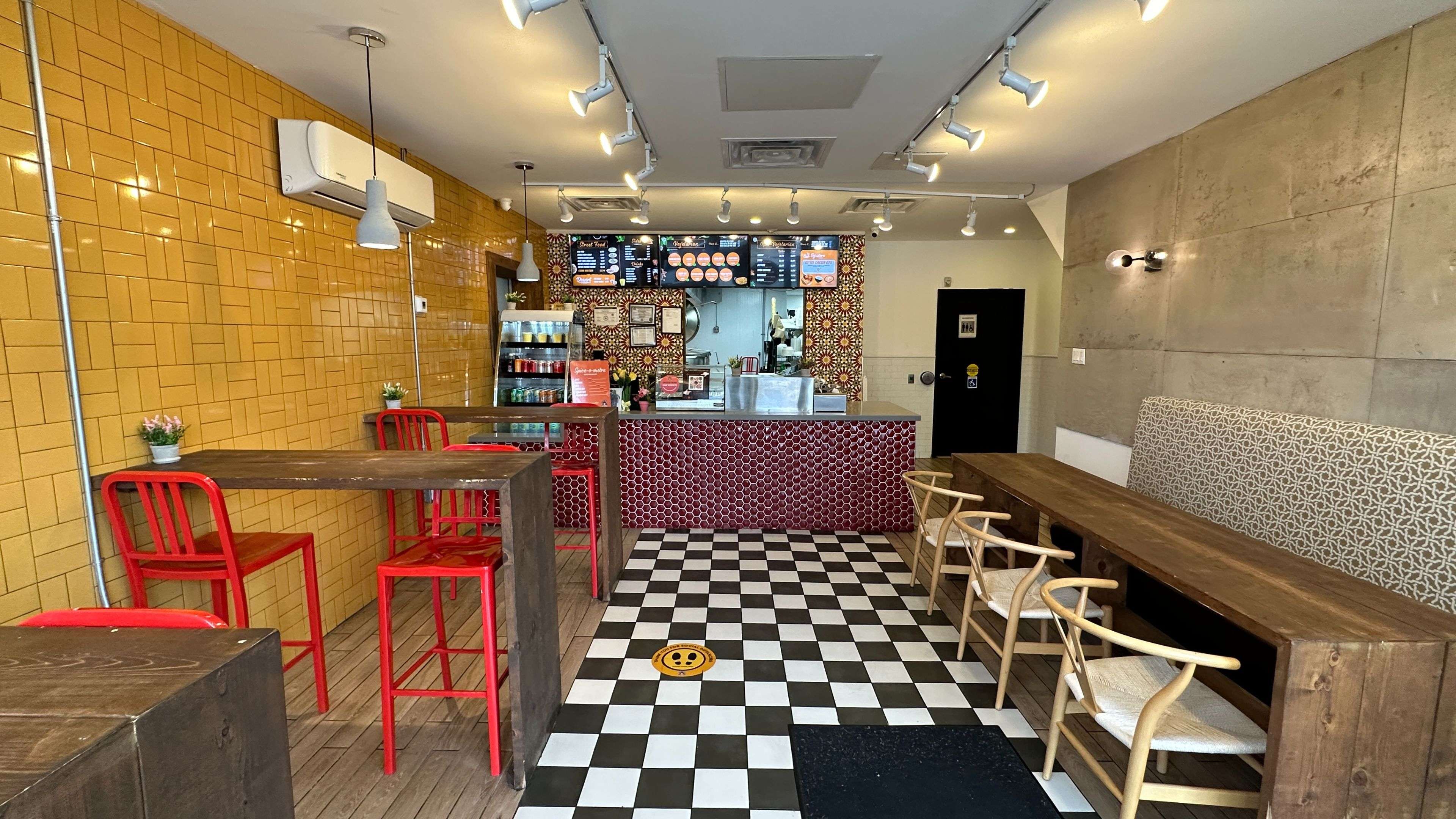 Toronto E03, ON M4C 3G4,1041 Coxwell AVE