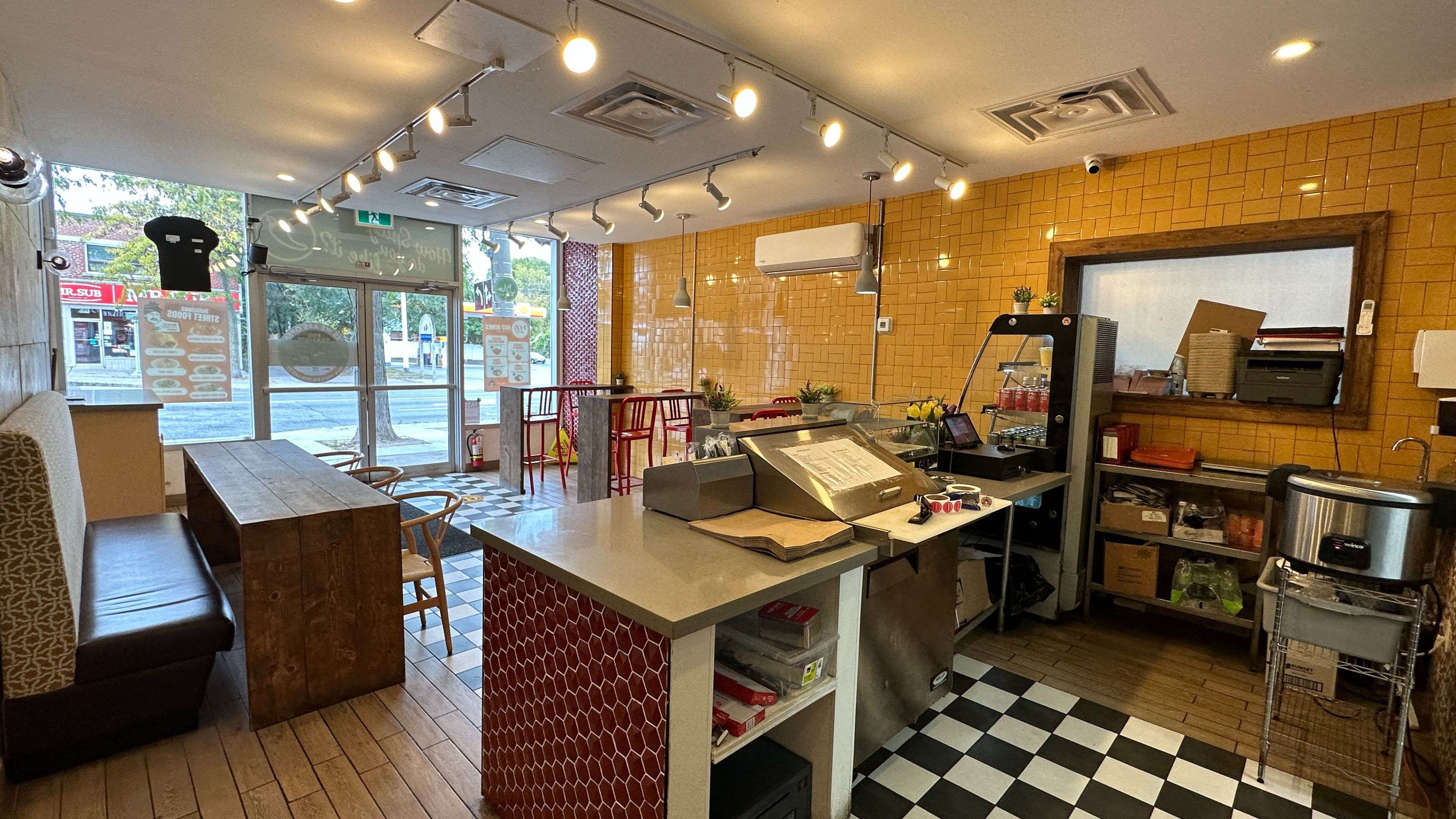 Toronto E03, ON M4C 3G4,1041 Coxwell AVE