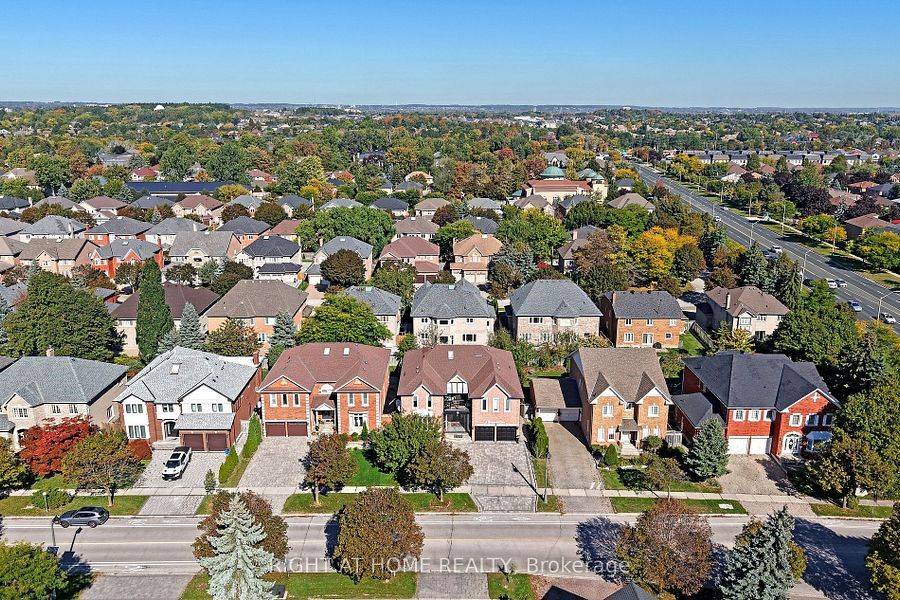 Richmond Hill, ON L4B 3R9,8 Springbrook DR #BSMT