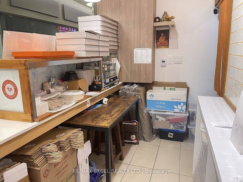 Markham, ON L6C 0M5,9390 Woodbine AVE #1FC15