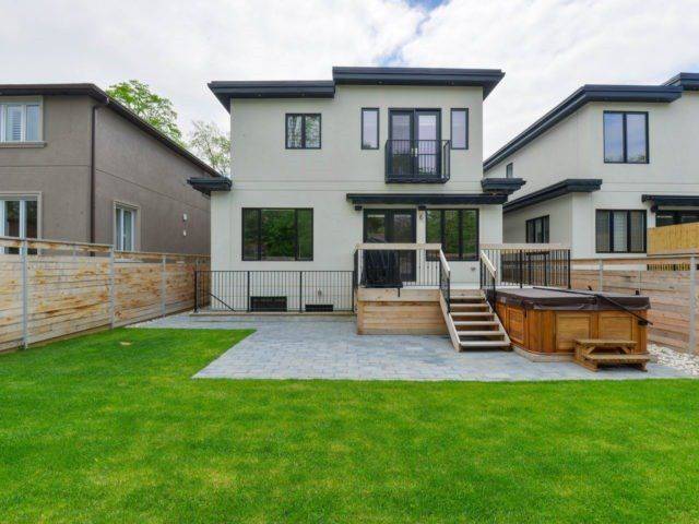 Mississauga, ON L5G 1N9,597 Montbeck CRES #Lower