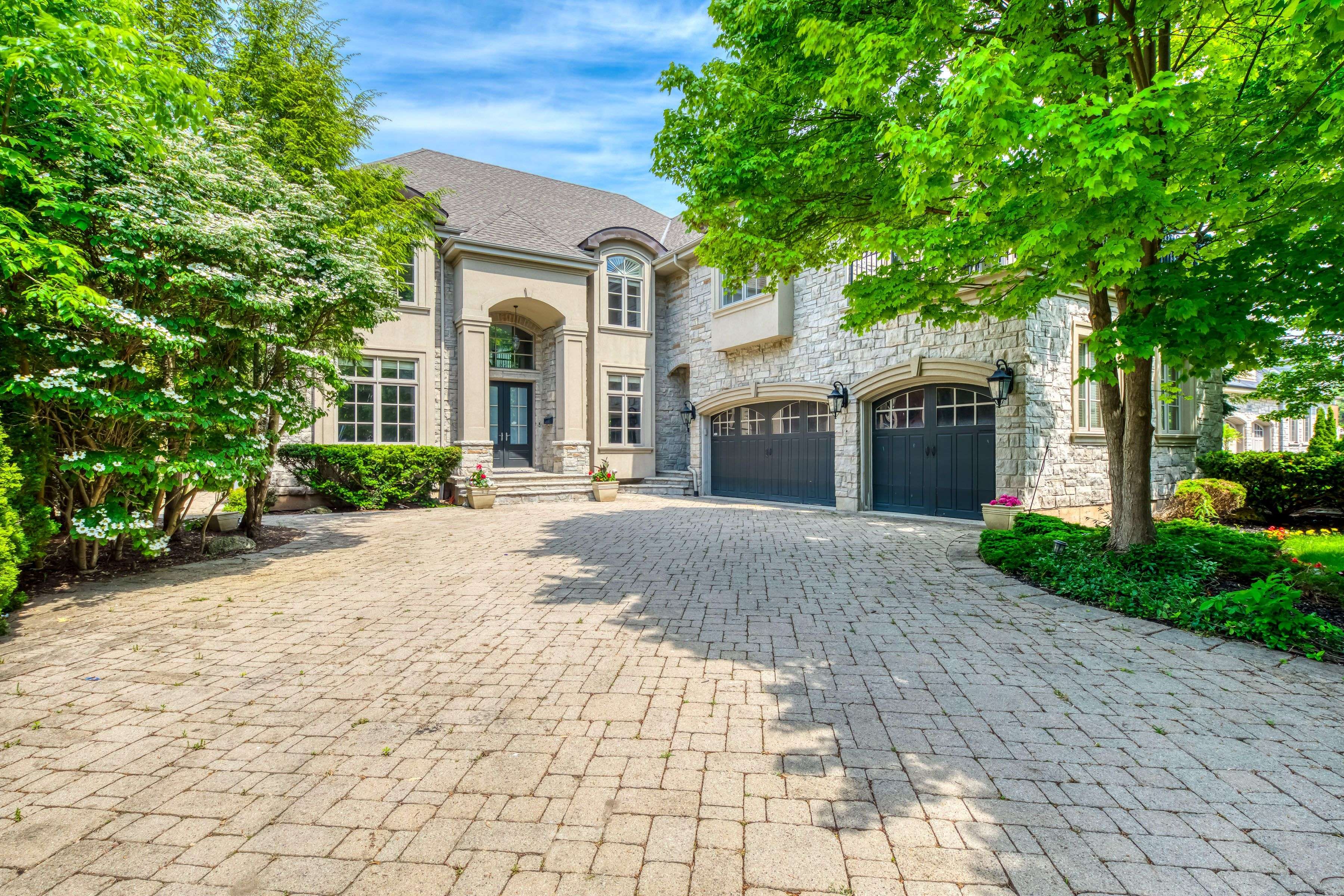 Burlington, ON L7N 1B1,3341 Lakeshore RD