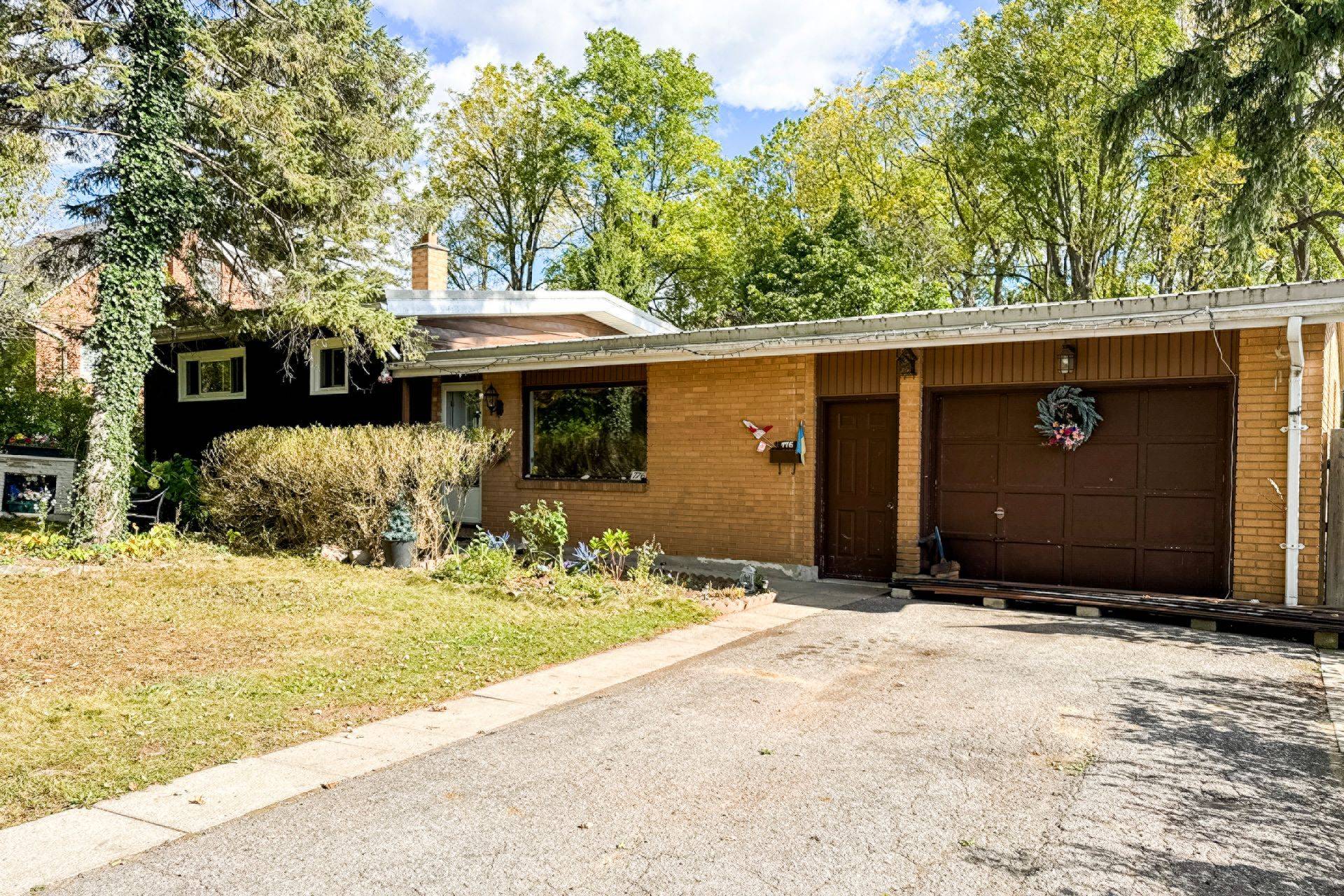 London North, ON N6H 3L8,776 Sunninghill AVE