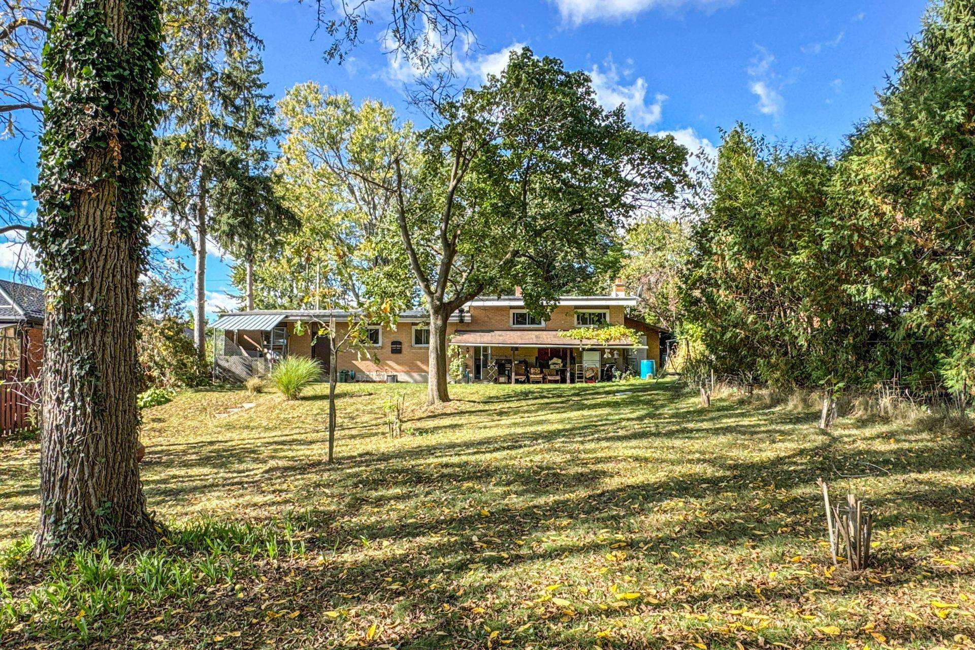 London North, ON N6H 3L8,776 Sunninghill AVE