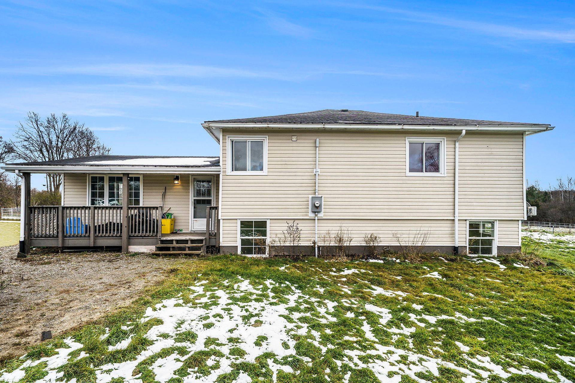 Montague, ON K7A 5B8,385 Wood RD