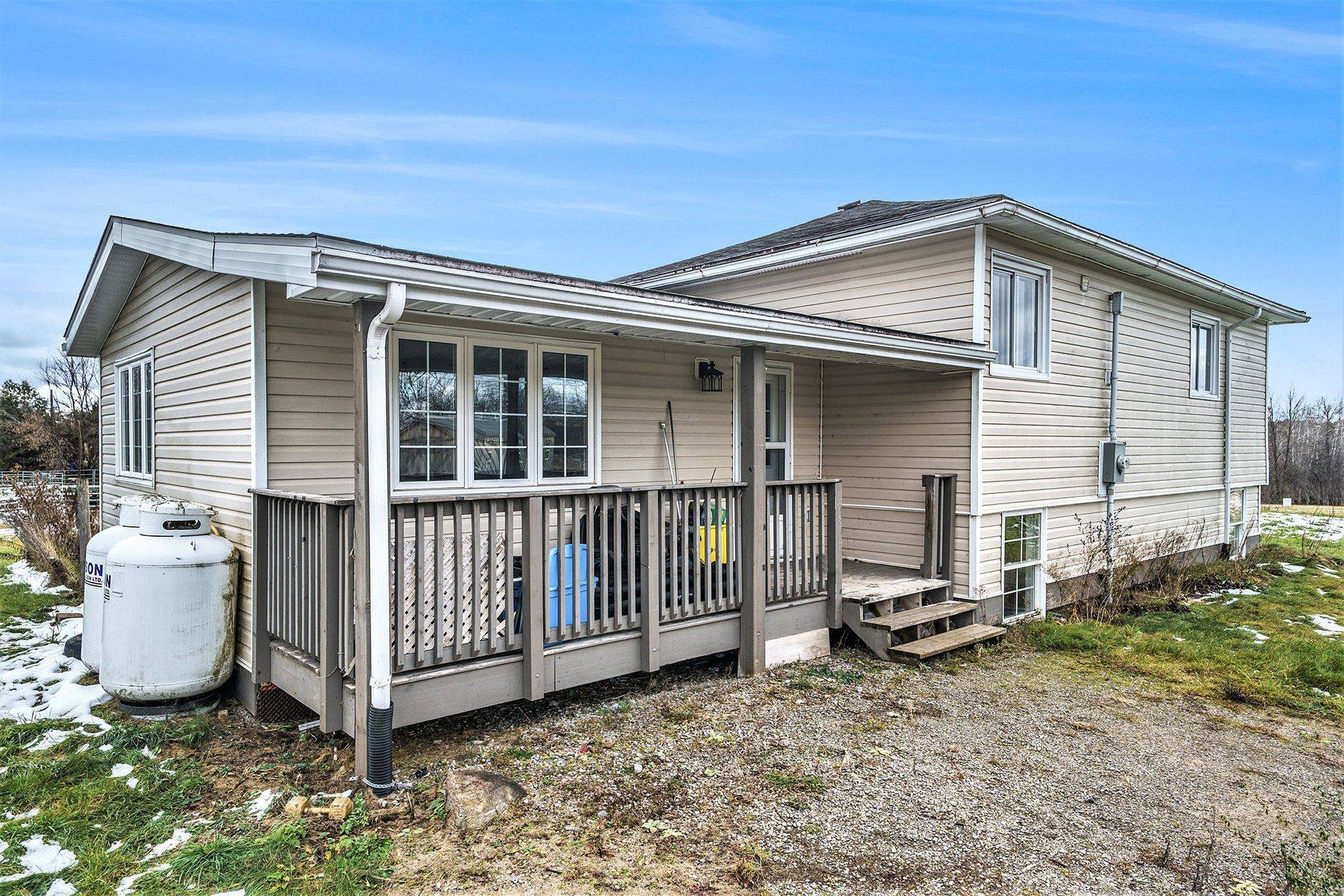 Montague, ON K7A 5B8,385 Wood RD