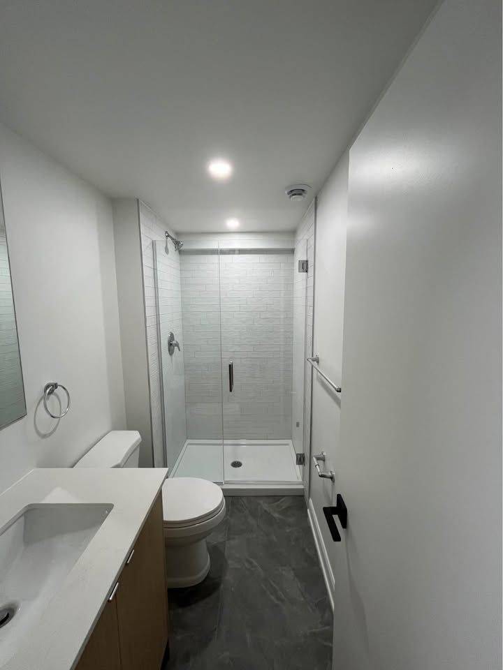 Glebe - Ottawa East And Area, ON K1S 2M8,156 Fifth AVE #1