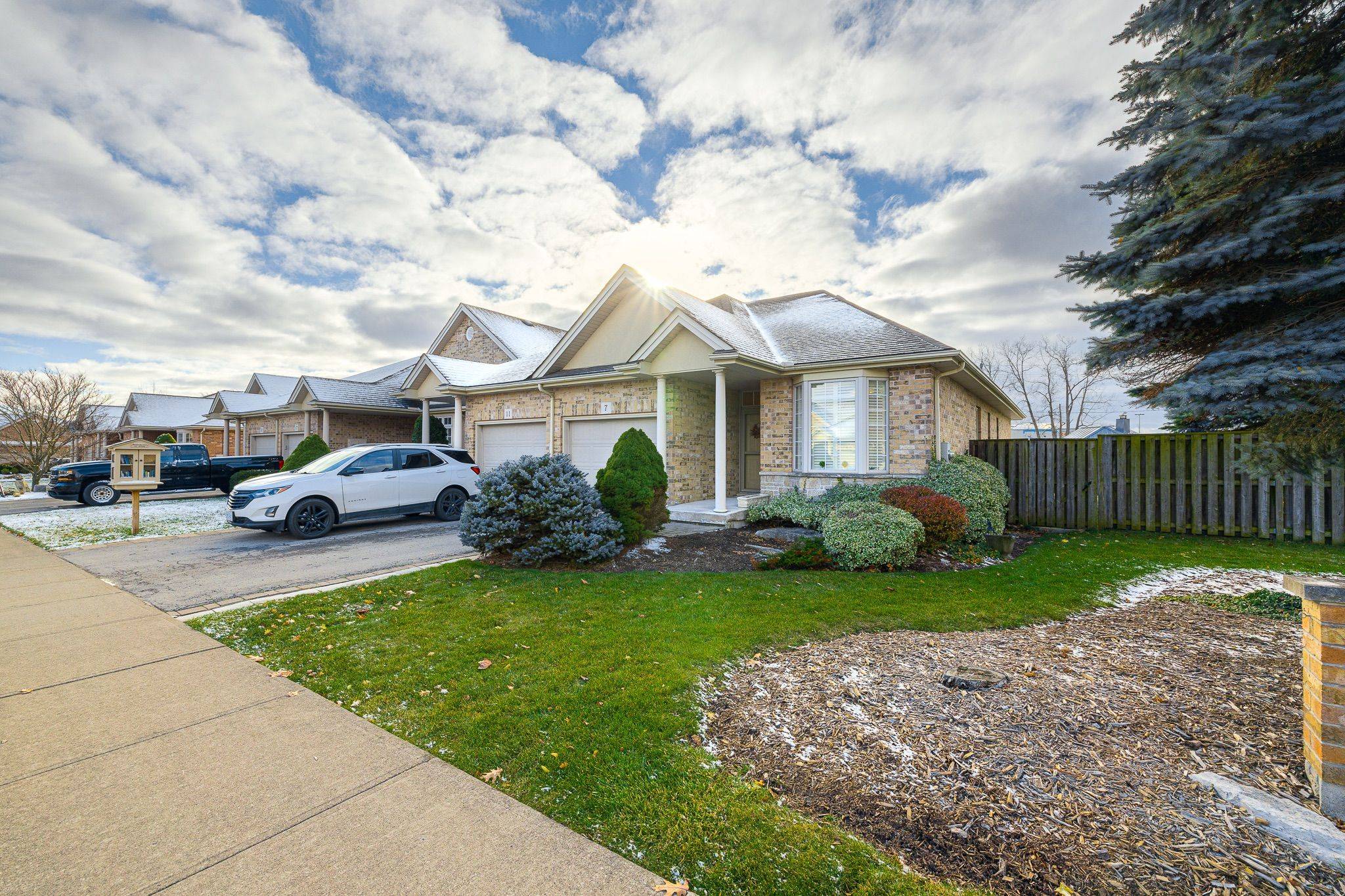 Welland, ON L3C 7L7,7 Willowlanding CT