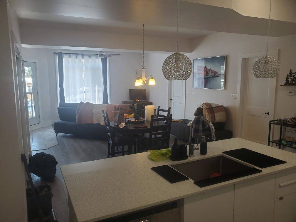 Merrickville-wolford, ON K0G 1N0,117 Drummond ST W #2