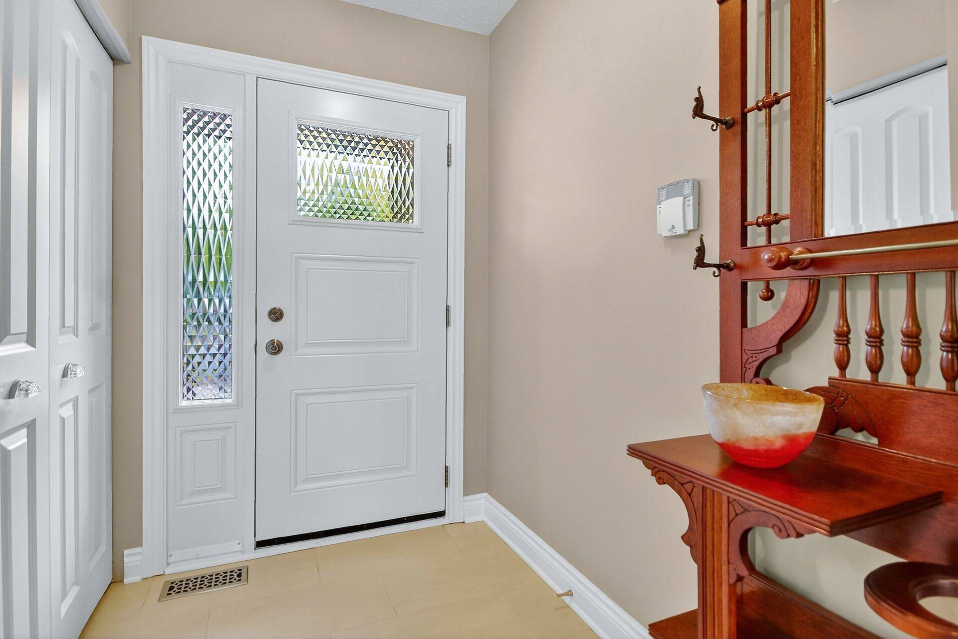 Billings Bridge - Riverside Park And Area, ON K1V 9W6,8 Confederation Private