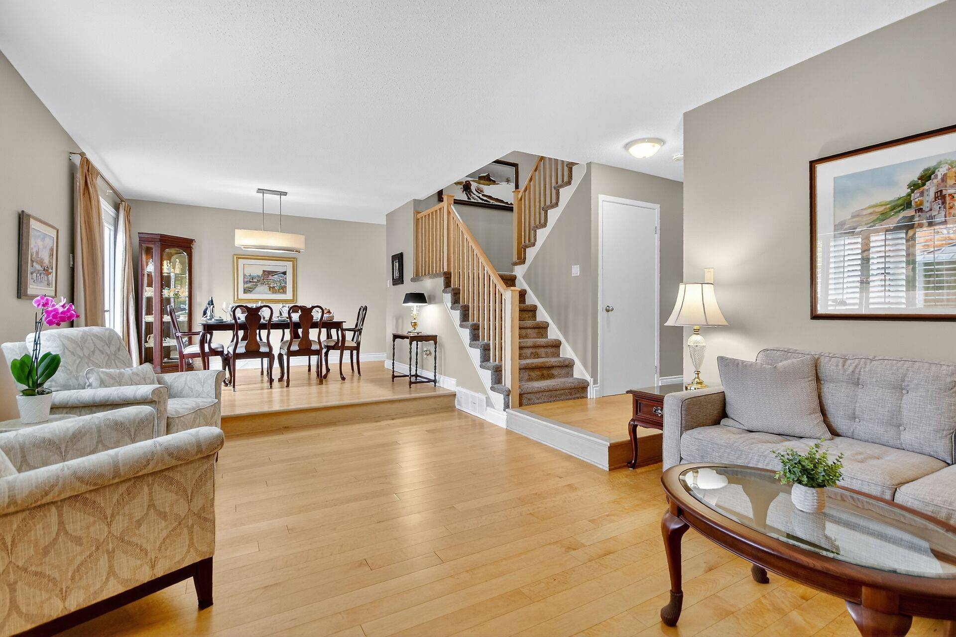 Billings Bridge - Riverside Park And Area, ON K1V 9W6,8 Confederation Private