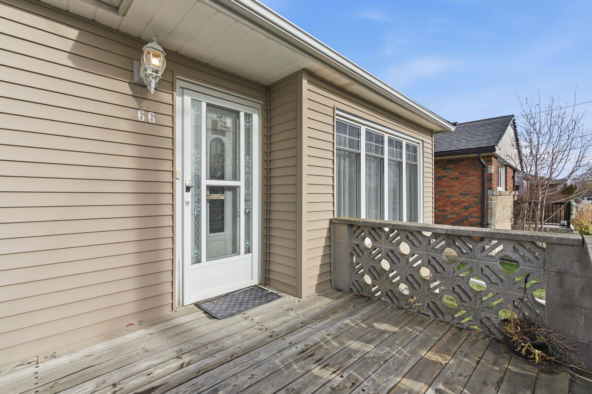 Thorold, ON L2V 3C8,66 Rose AVE