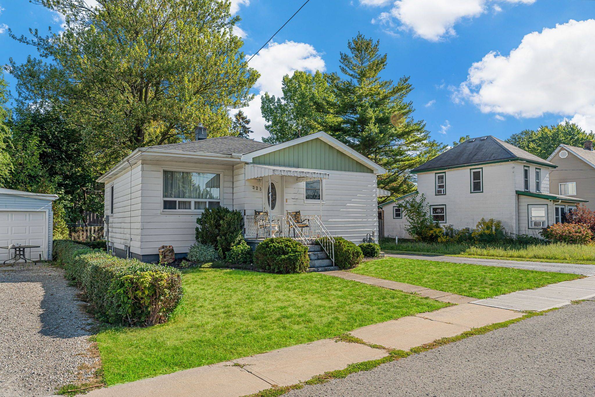 Haldimand, ON N1A 1P4,323 NORTH CAYUGA ST W