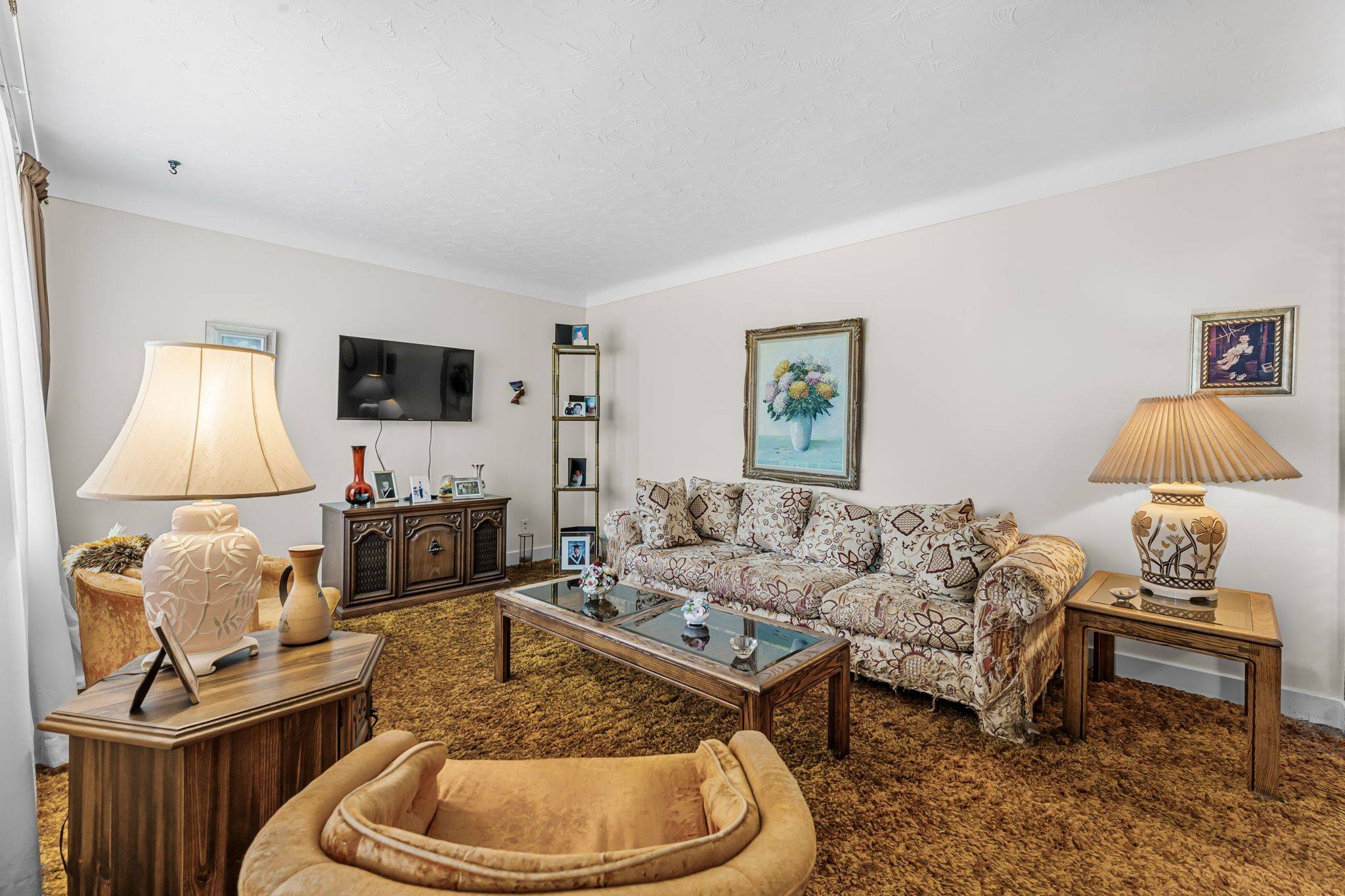 Haldimand, ON N1A 1P4,323 NORTH CAYUGA ST W