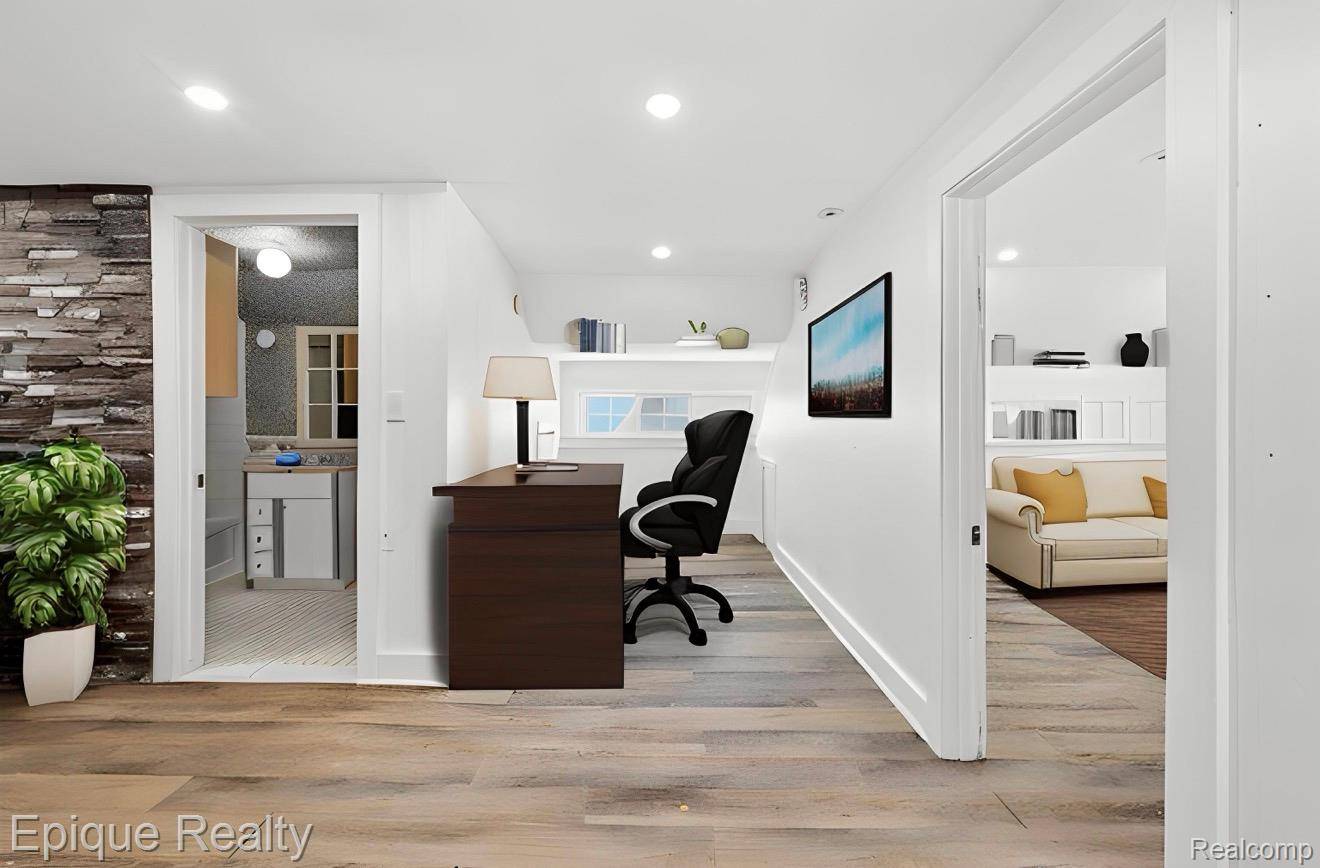 Farmington, MI 48335,33432 Oakland ST