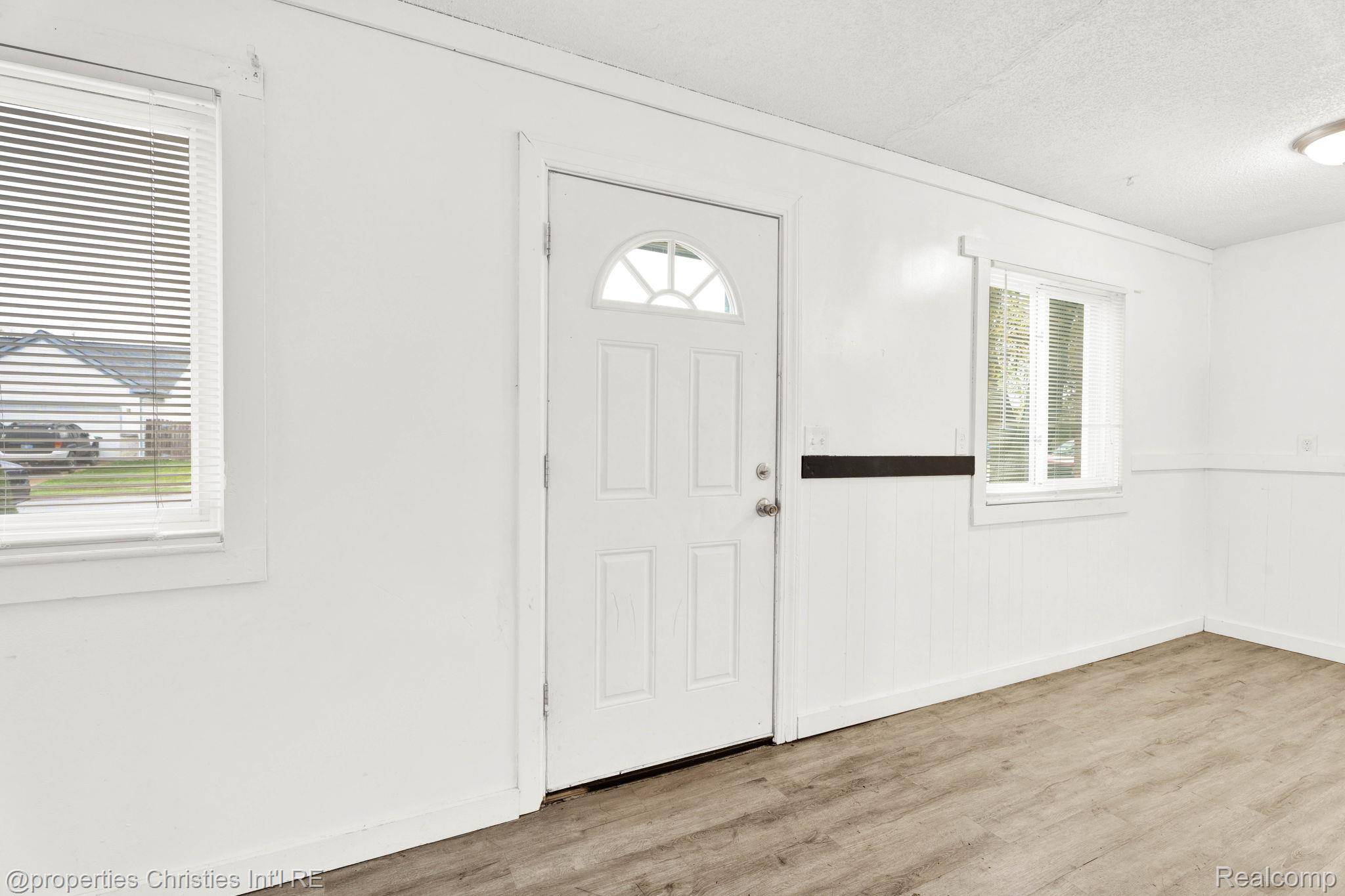 Taylor, MI 48180,6516 Oak ST