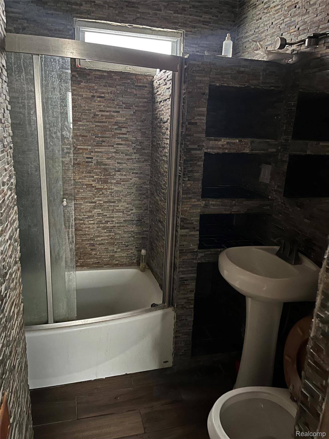 Detroit, MI 48213,13053 Maiden ST