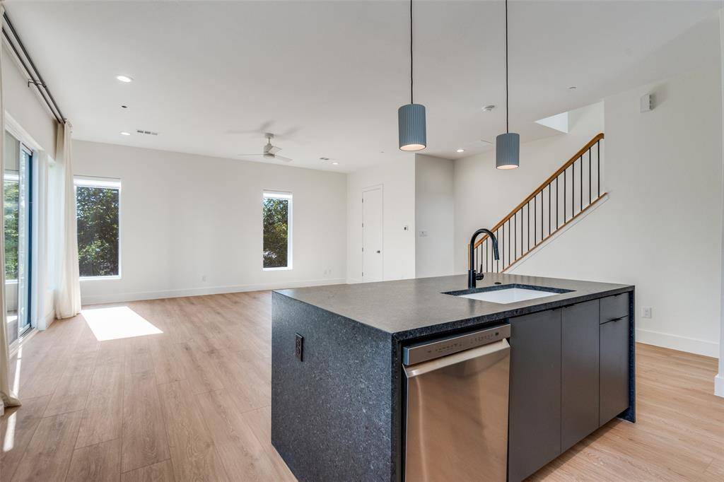 Dallas, TX 75219,2206 Arroyo Avenue #105