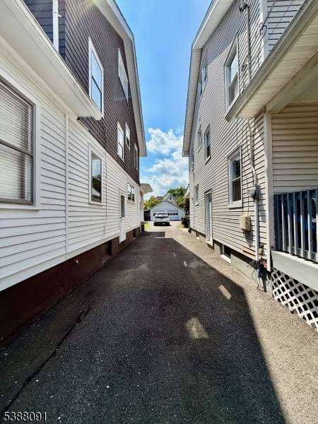 Bound Brook Boro, NJ 08805,102 W Franklin St