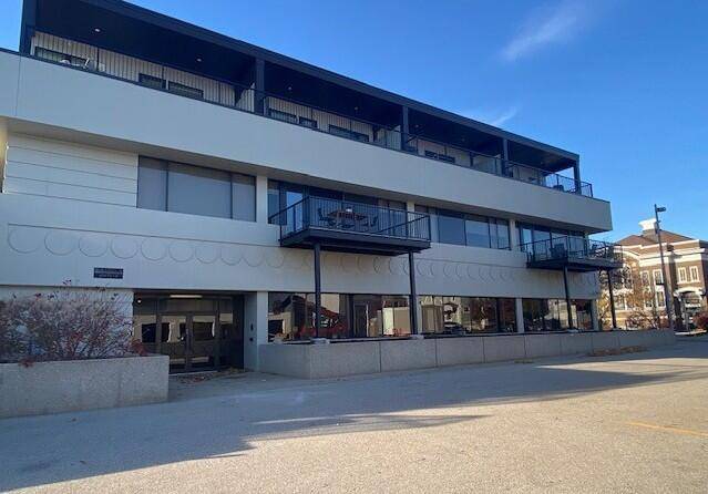 300 Washington ##9-11, Grand Haven City, MI 49417