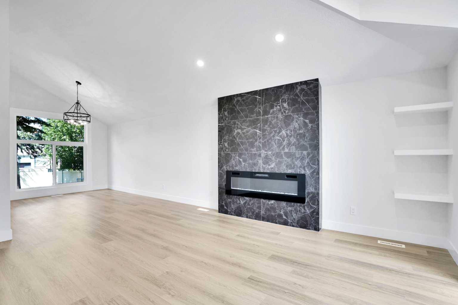 Calgary, AB T2Y 2V4,13 Shawnee WAY SW