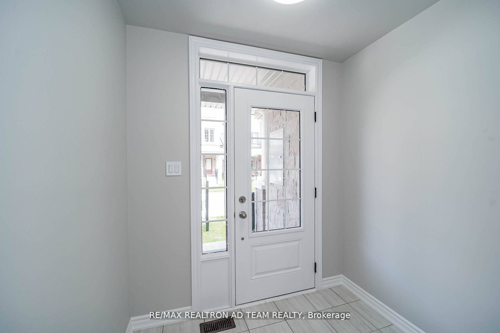 Whitby, ON L1P 0K2,13 Hallmark WAY