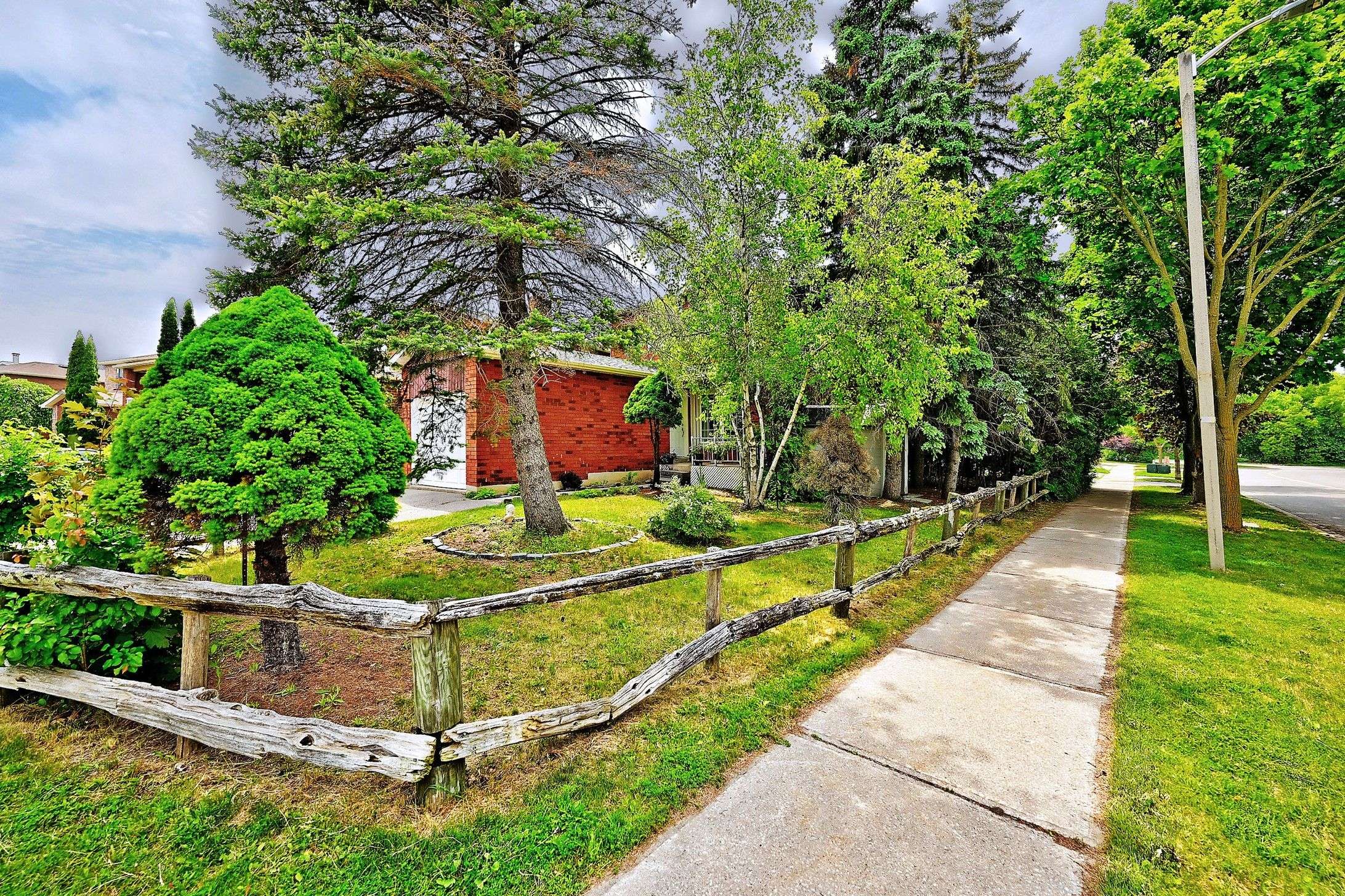 Vaughan, ON L4J 5W9,348 Brownridge DR