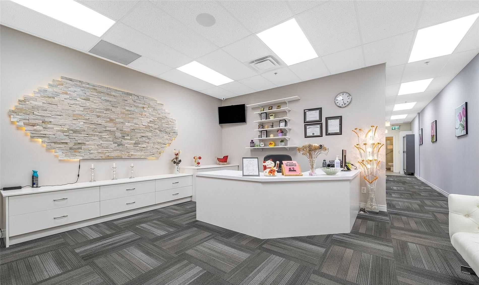 Vaughan, ON L4L 0A2,7611 Pine Valley DR #29