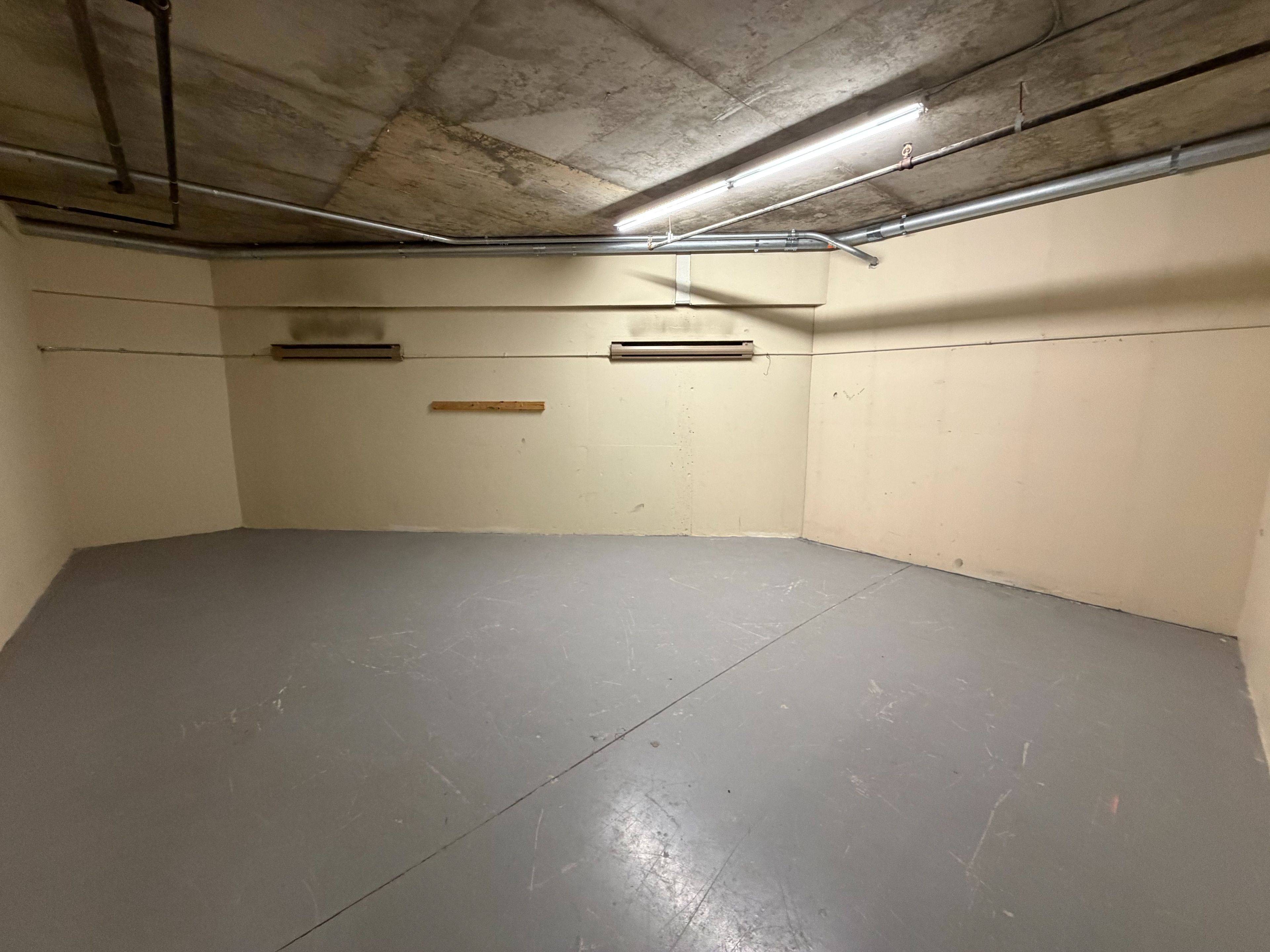 2233 Argentia RD #12, Mississauga, ON L5N 2X7