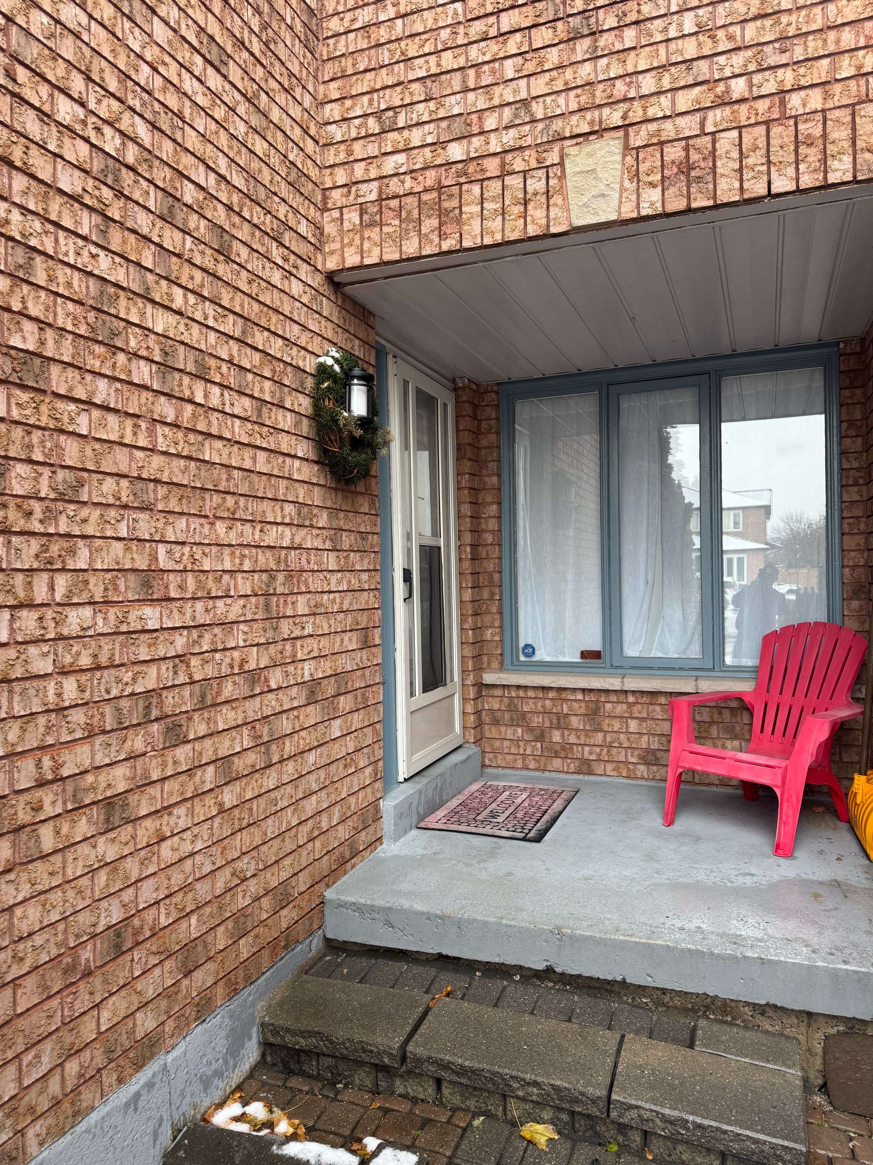 Mississauga, ON L5R 3N8,711 Ashprior AVE