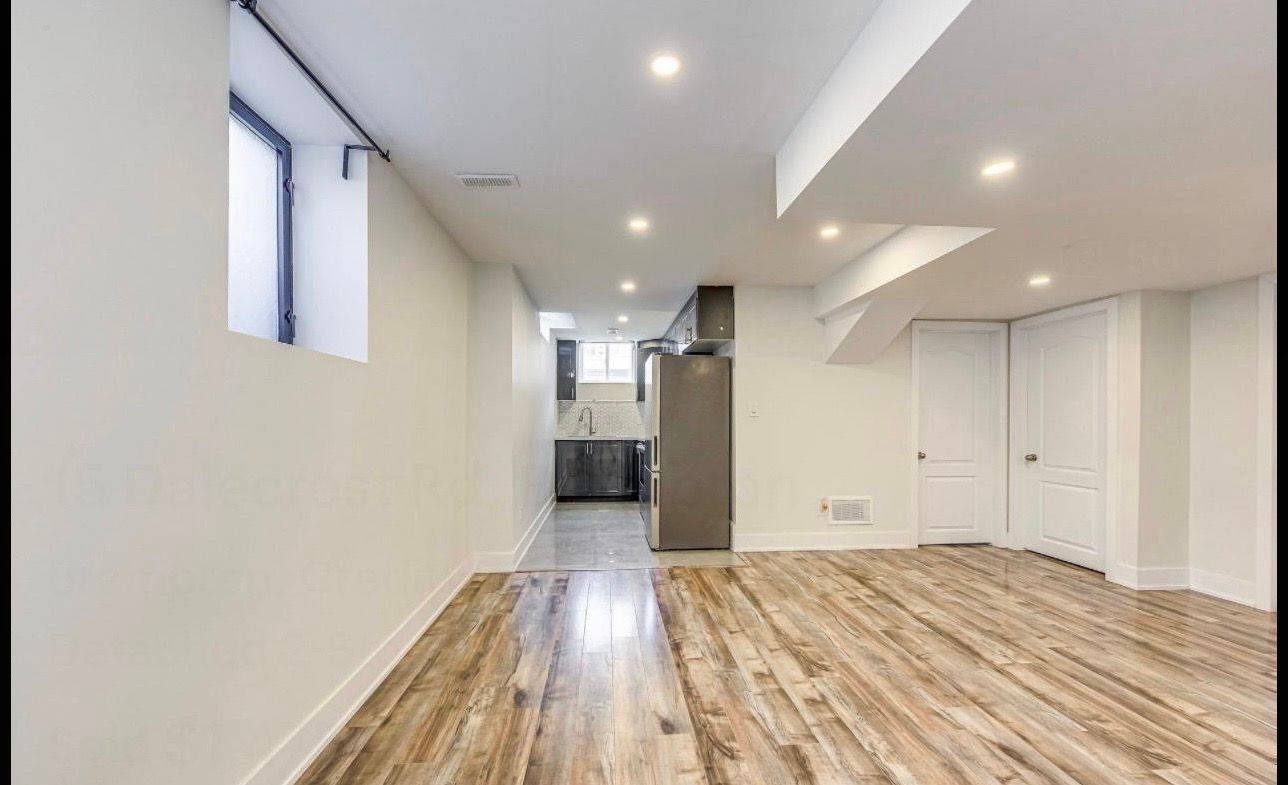 Brampton, ON L6X 5N3,15 Dalecrest RD