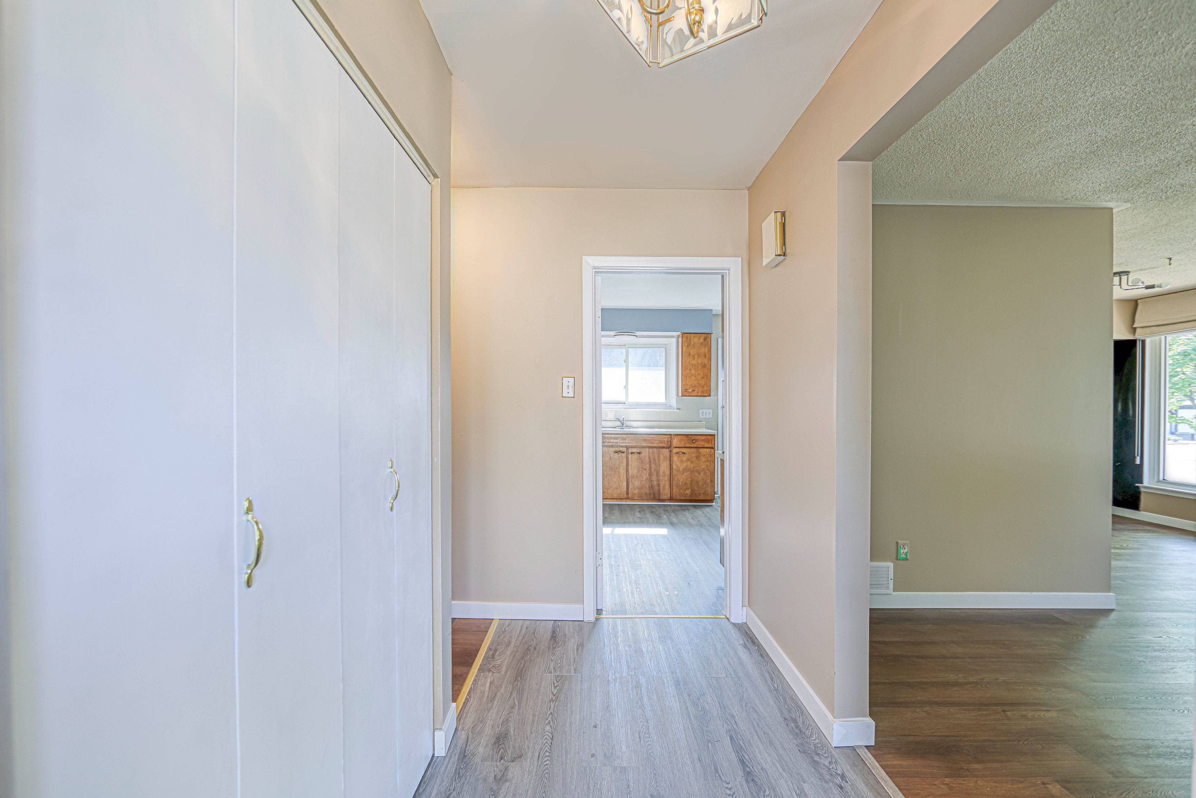 Mississauga, ON L4Y 2L3,1097 Parthia CRES