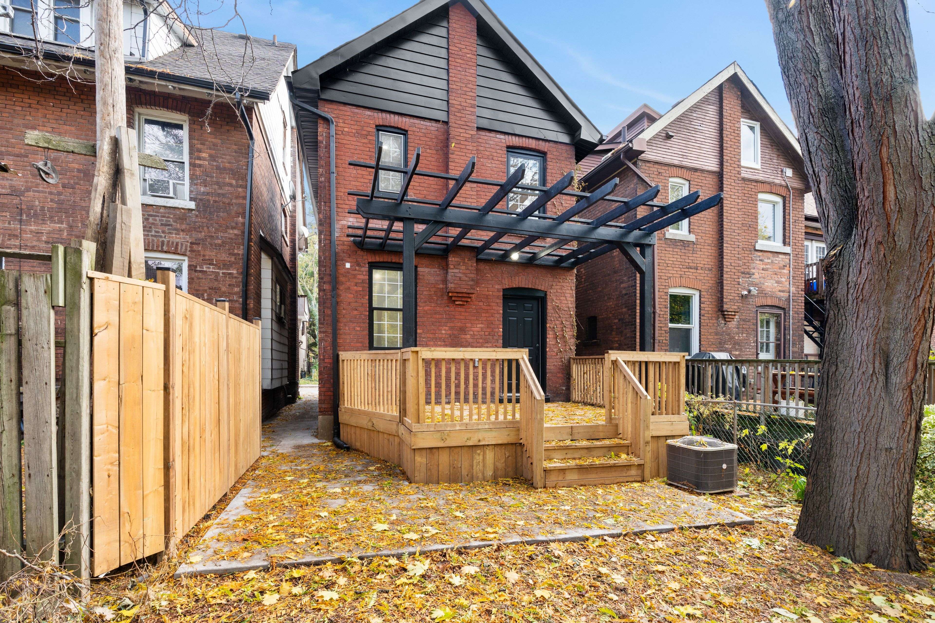 Hamilton, ON L8M 2H2,200 Sanford AVE S #Main