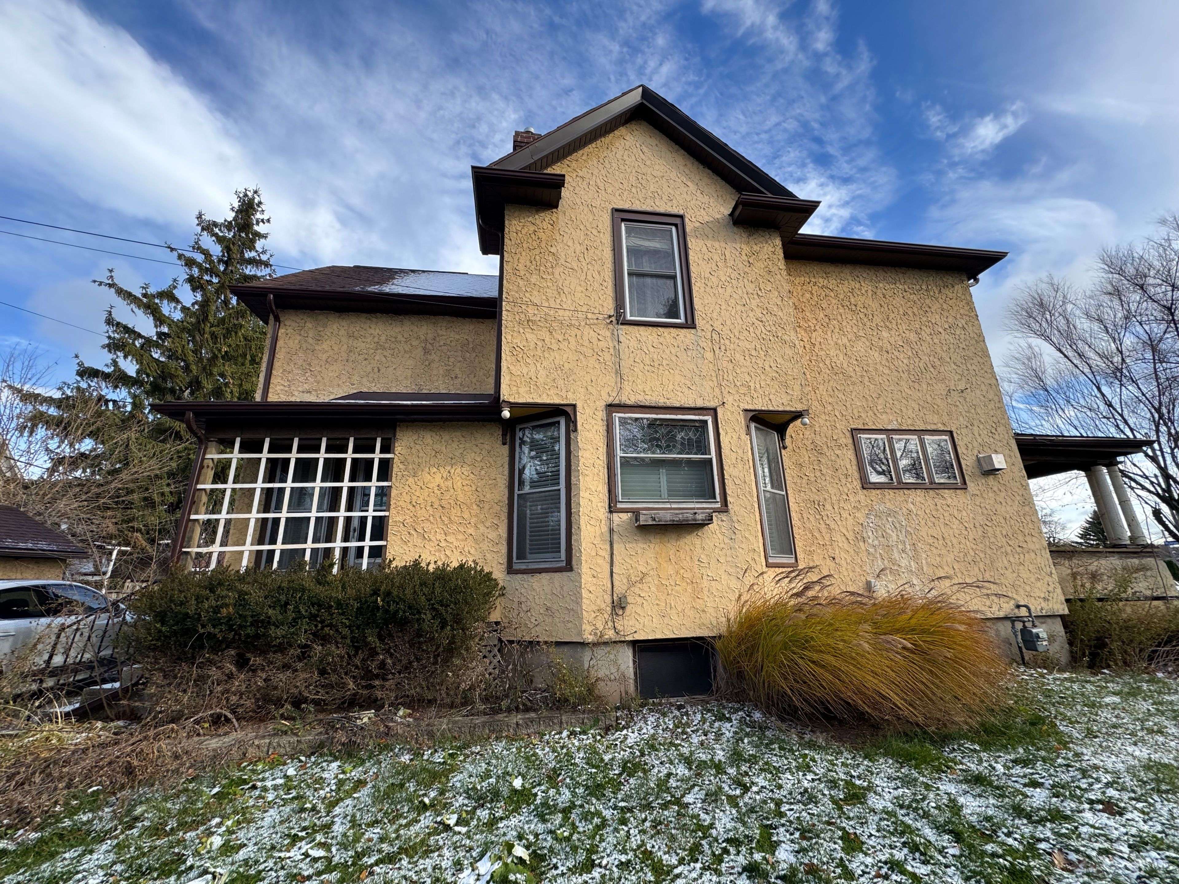 Niagara Falls, ON L2E 1B1,4579 Eastwood CRES